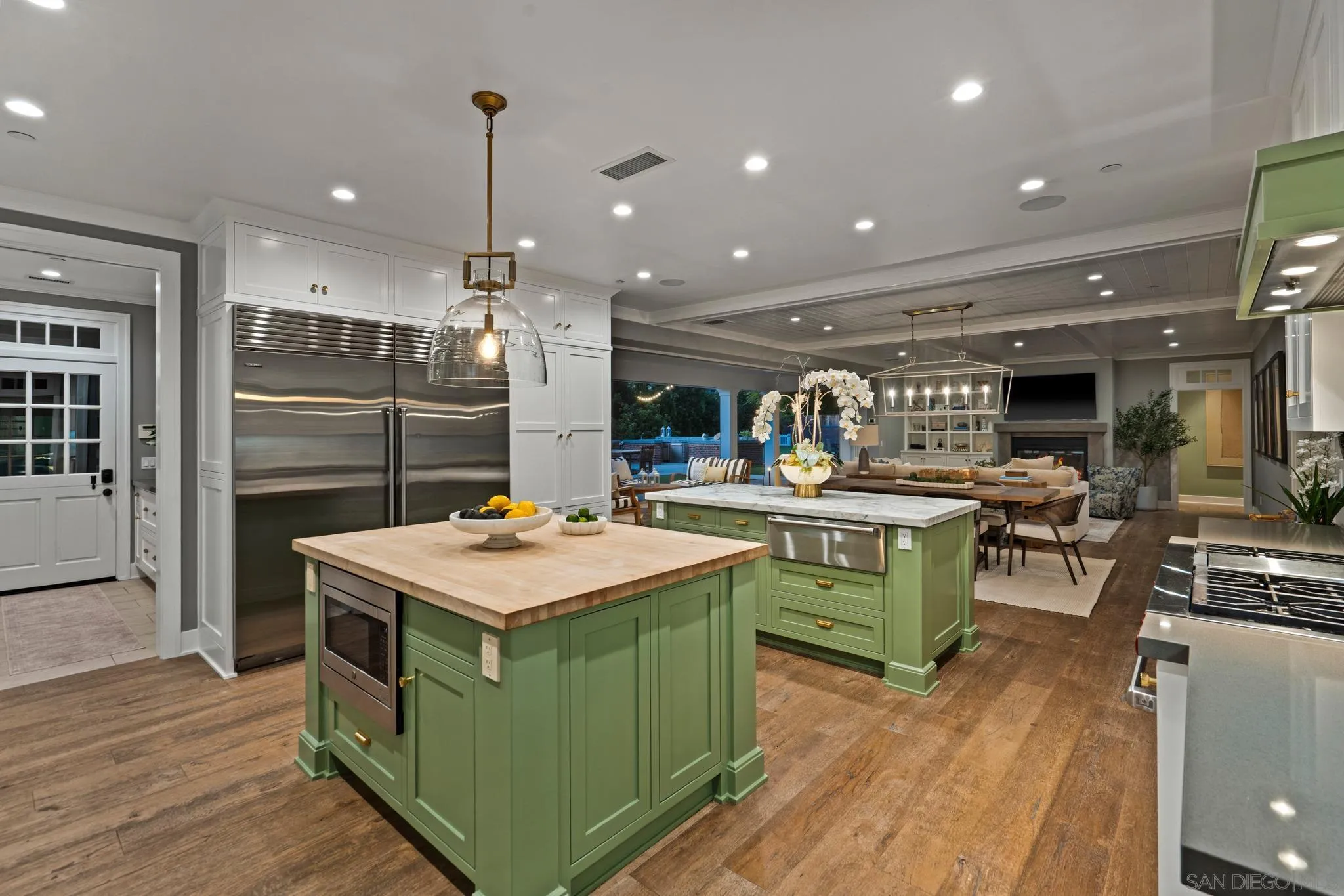 https://cdn.realtyfeed.com/cdn/127/260025222/62bedf2d5d4de1e98a2489281aeff248.webp
