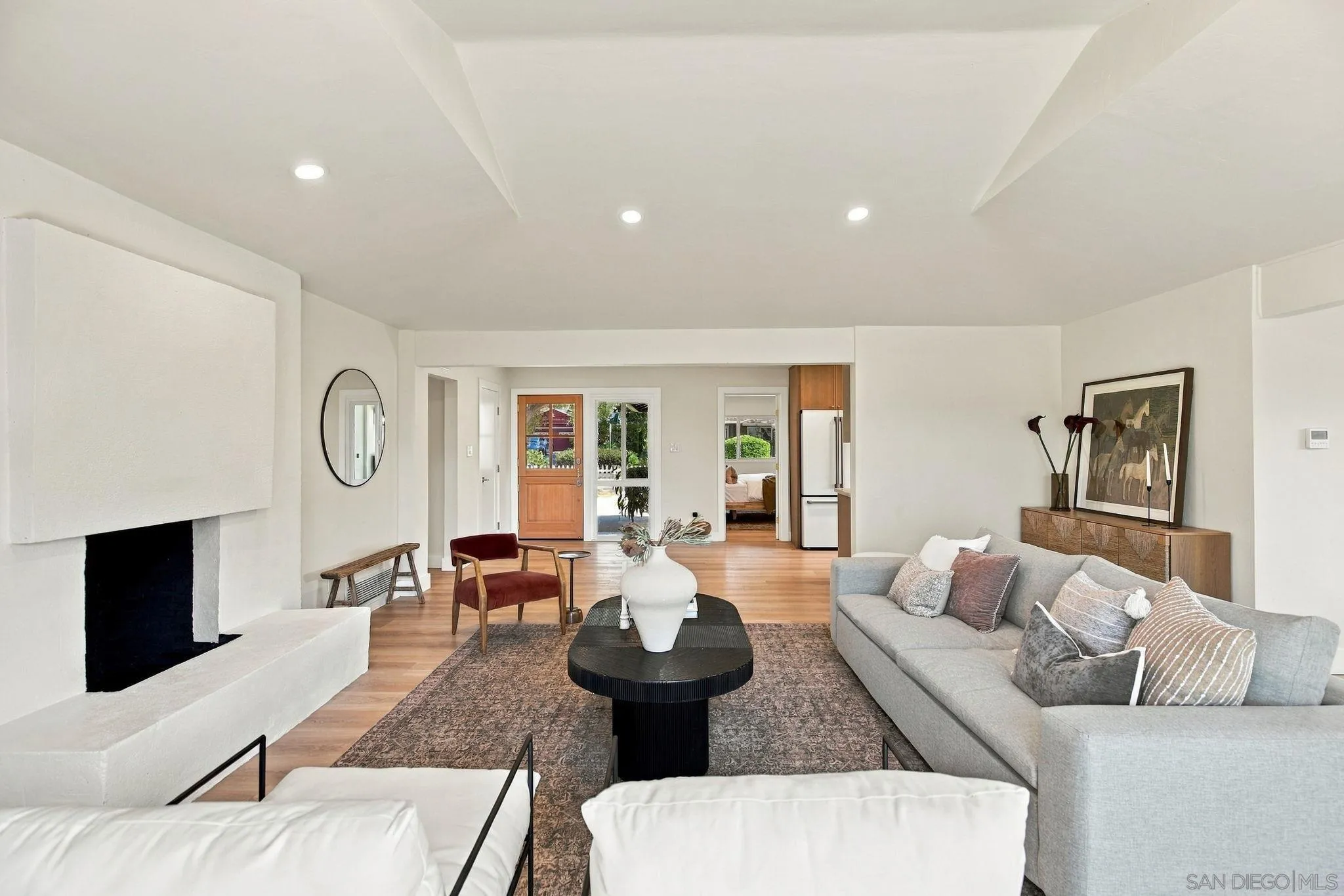 https://cdn.realtyfeed.com/cdn/127/260025224/8a4a3bc1475ddecfd425714ea745dde6.webp