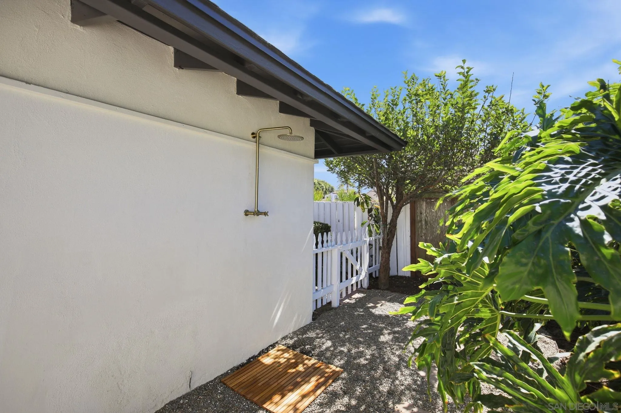 https://cdn.realtyfeed.com/cdn/127/260025224/cdbbfc879730f4309482e8fa896e9ab1.webp