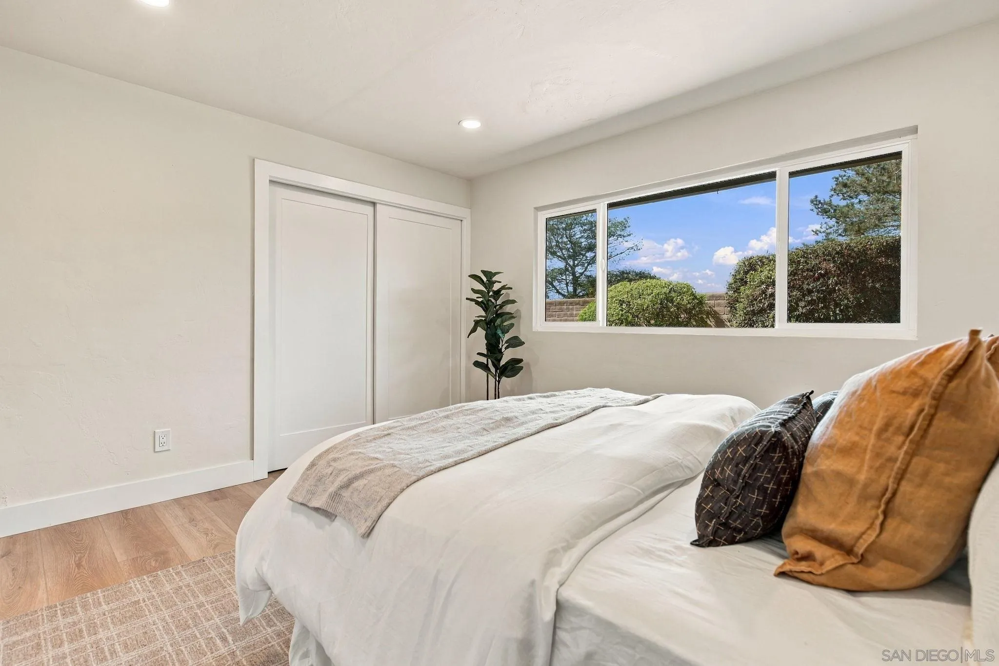 8866 Cliffridge Ave, San Diego, CA 92037 8866 Cliffridge Ave, San Diego, CA 92037