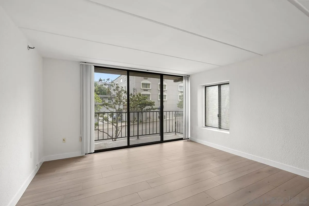 https://cdn.realtyfeed.com/cdn/127/260025225/28c7de50334c1e5eadef0c9bd1da674f.webp