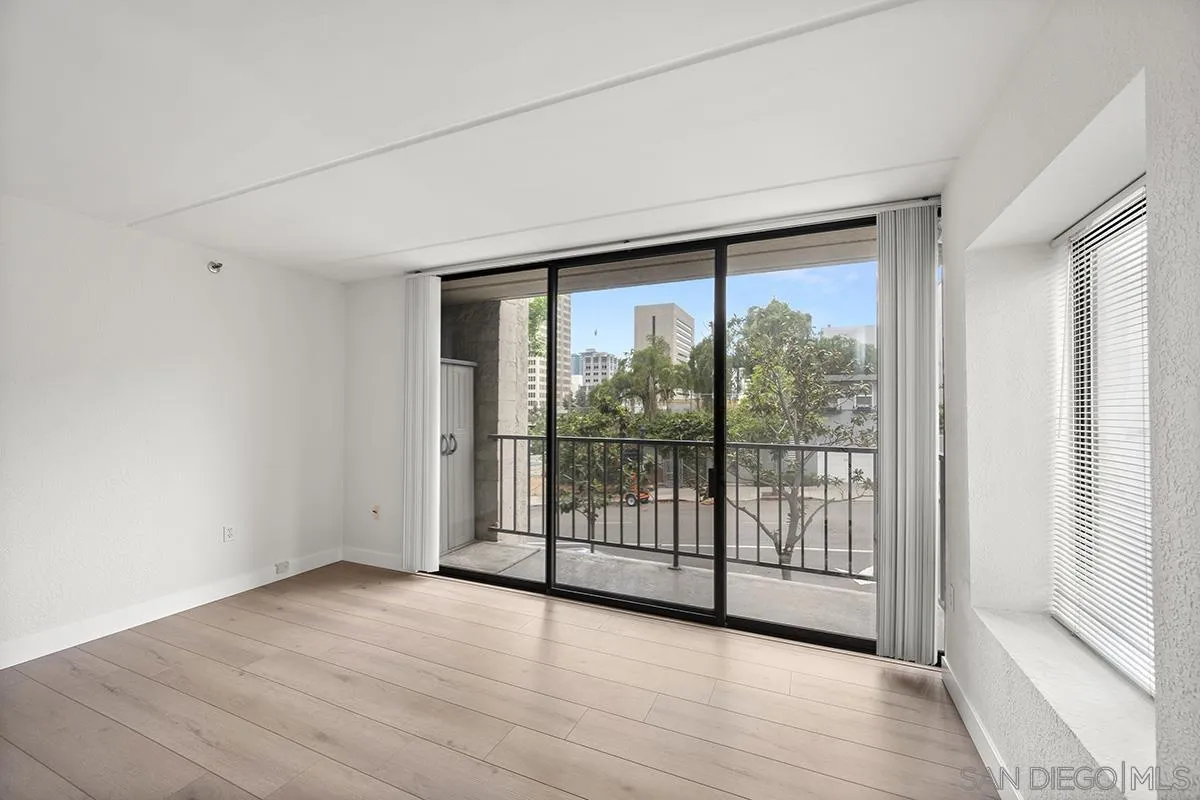 https://cdn.realtyfeed.com/cdn/127/260025225/2a61015932b679b2284a3a53bb762cad.webp