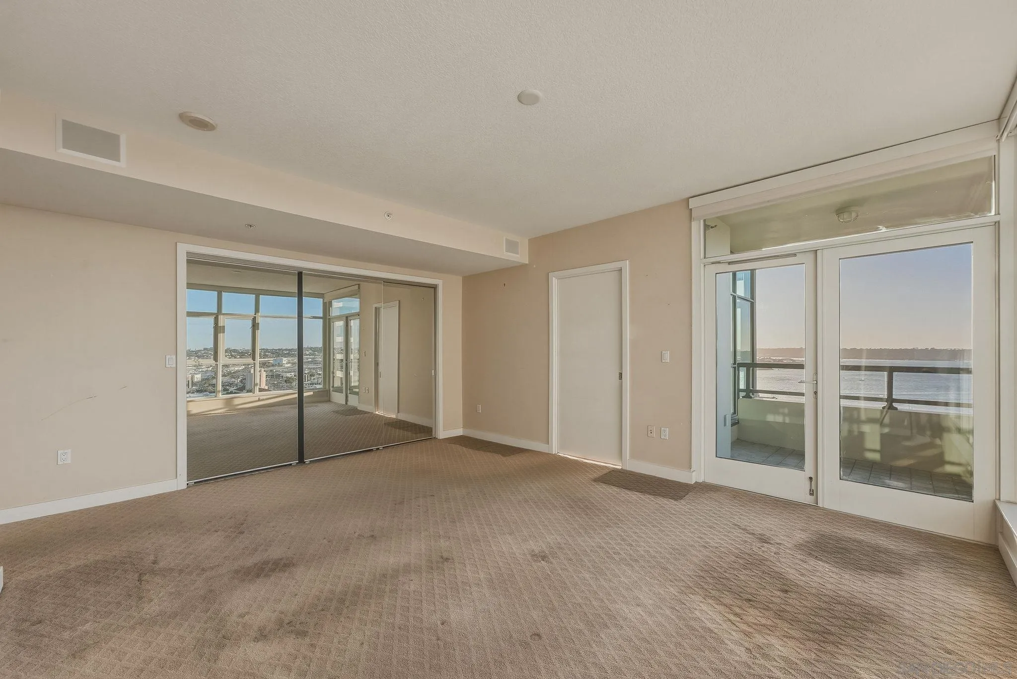 https://cdn.realtyfeed.com/cdn/127/260025226/18db6c8ca491714e59ad7a363177018b.webp