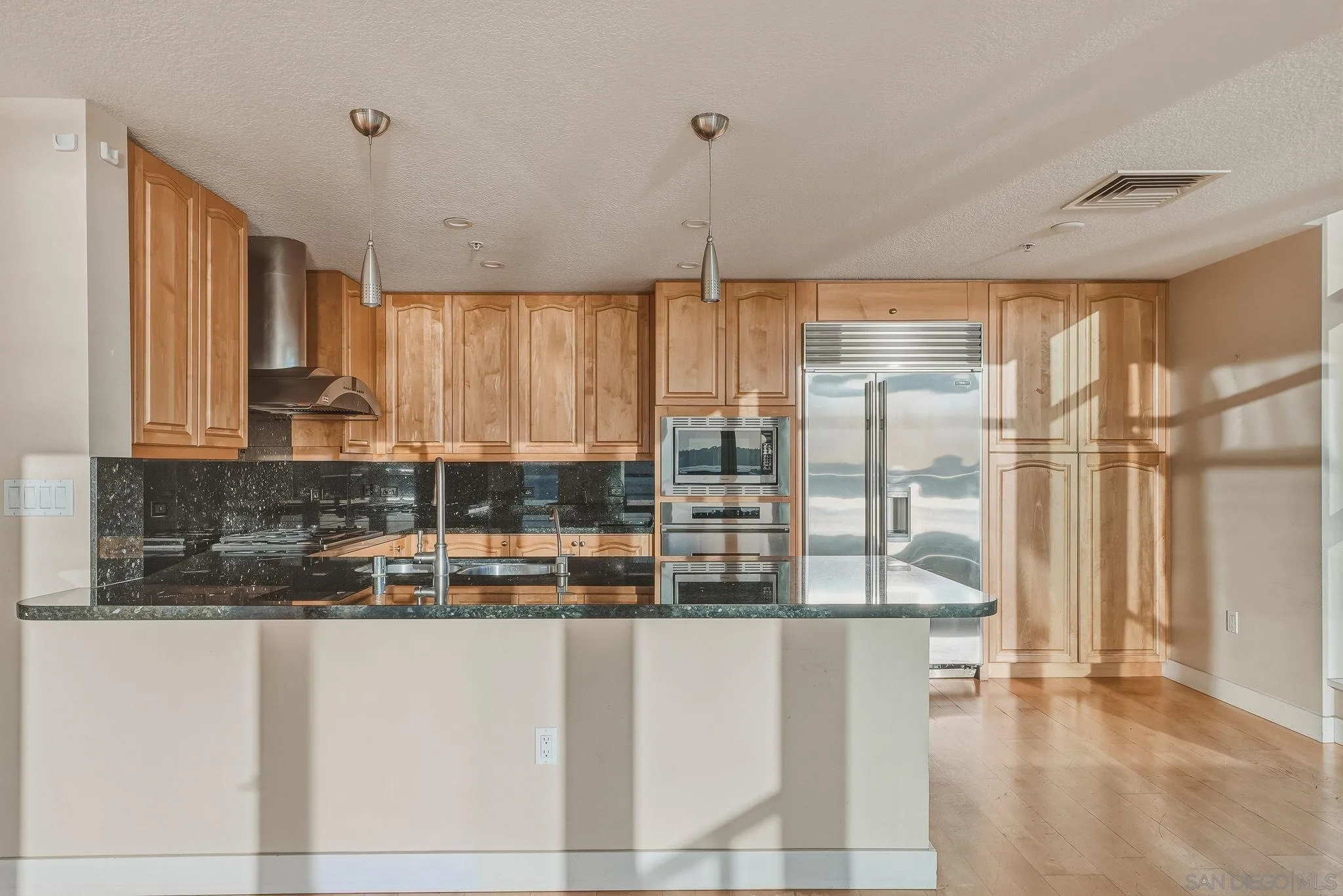 https://cdn.realtyfeed.com/cdn/127/260025226/6ebd1ca3f8026d868719e1b0dc40a590.webp