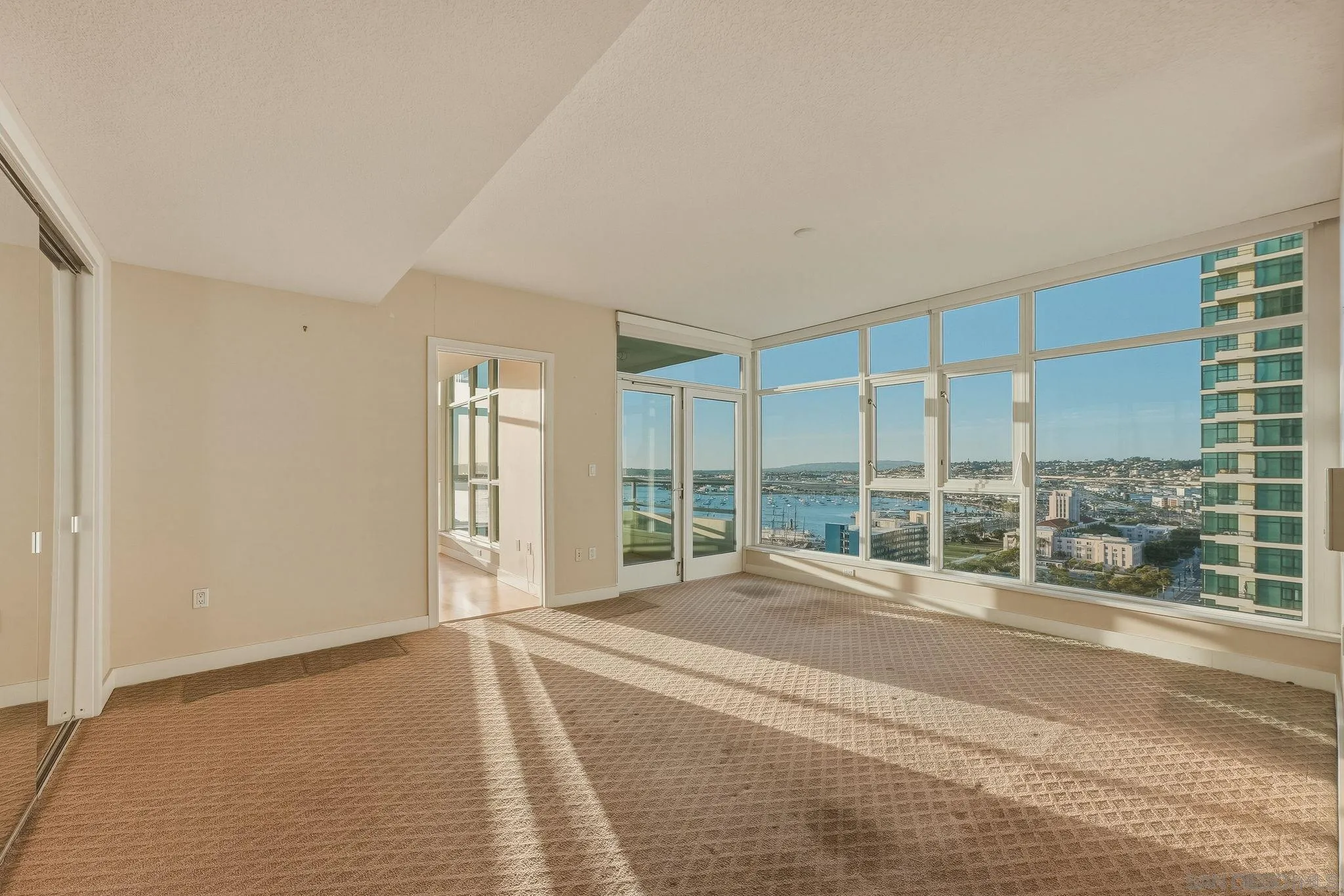 https://cdn.realtyfeed.com/cdn/127/260025226/79c873df08b75c377e4fb4a9d73799cc.webp