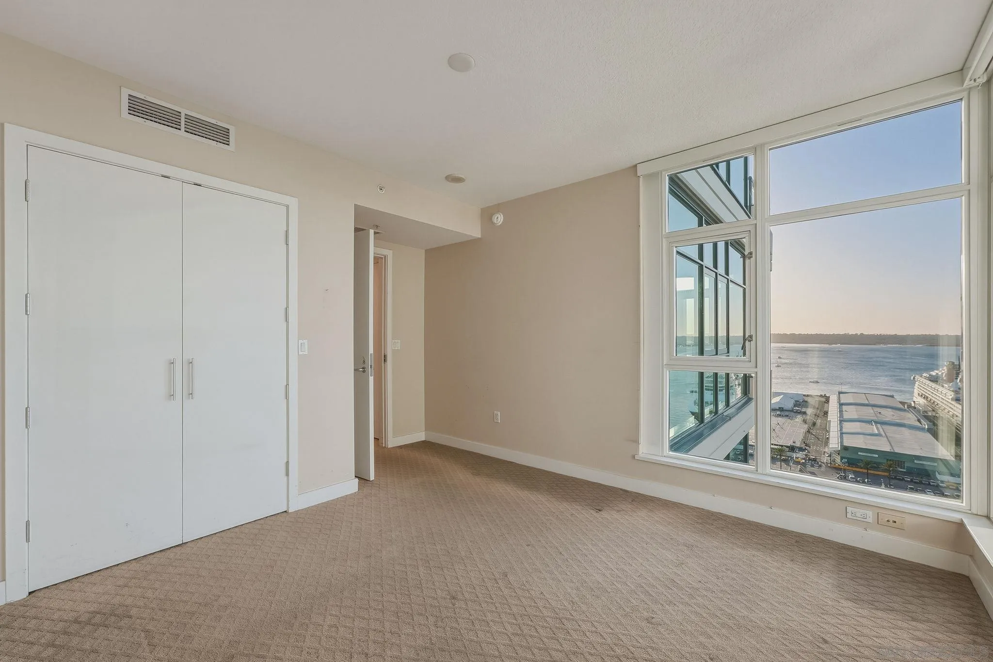 https://cdn.realtyfeed.com/cdn/127/260025226/84e056231b7310f0ad02f584fe9cc3e6.webp