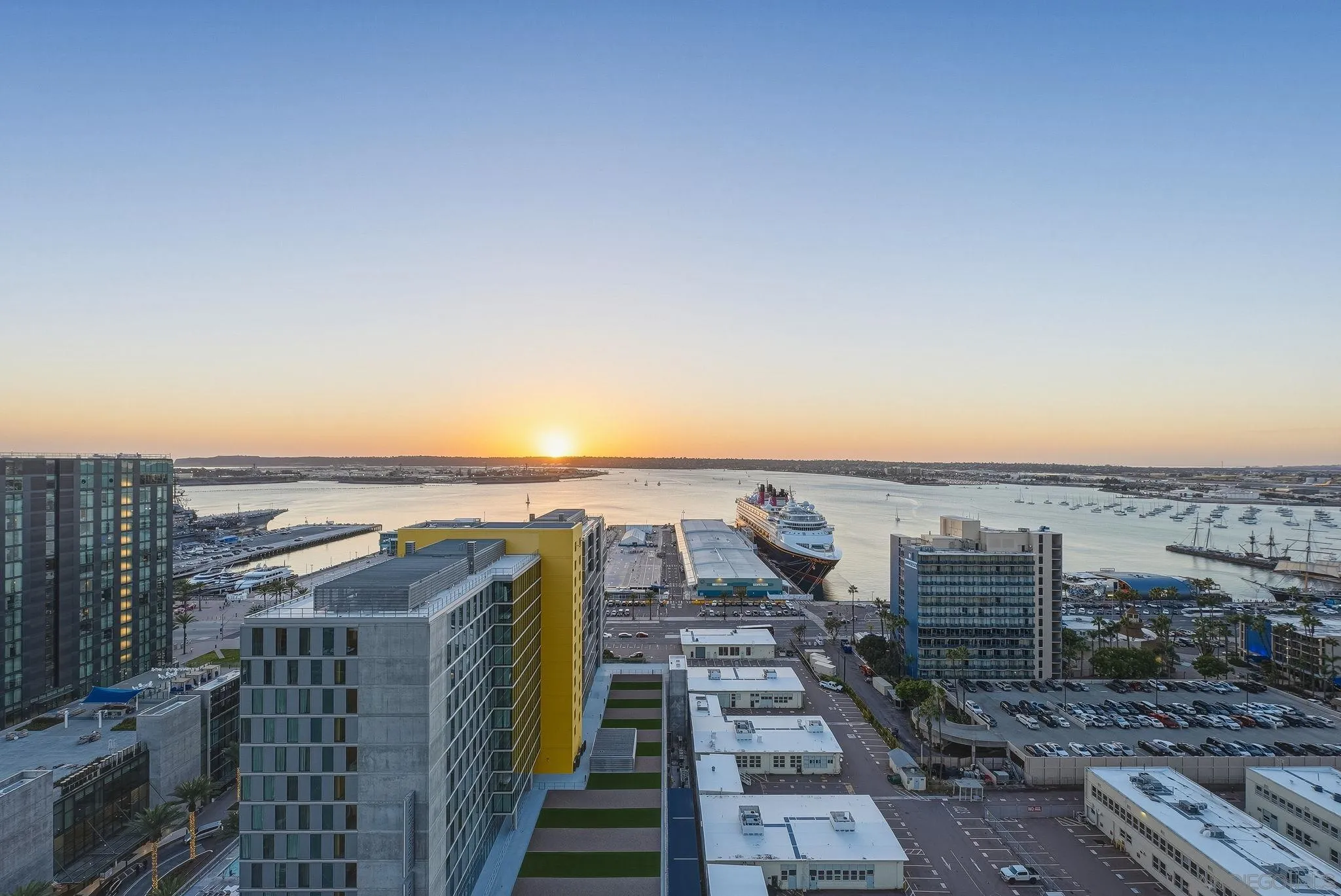 https://cdn.realtyfeed.com/cdn/127/260025226/9368b4dc6adccb96a88964e5cb0a6d96.webp