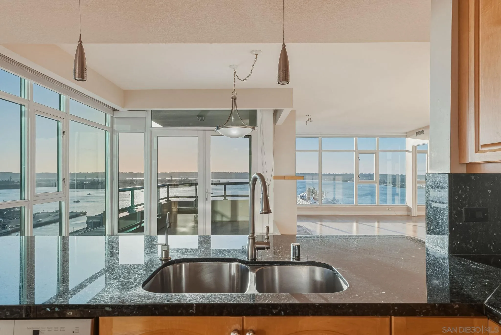 https://cdn.realtyfeed.com/cdn/127/260025226/98236e5204d4fc200379c7ef73caf43a.webp