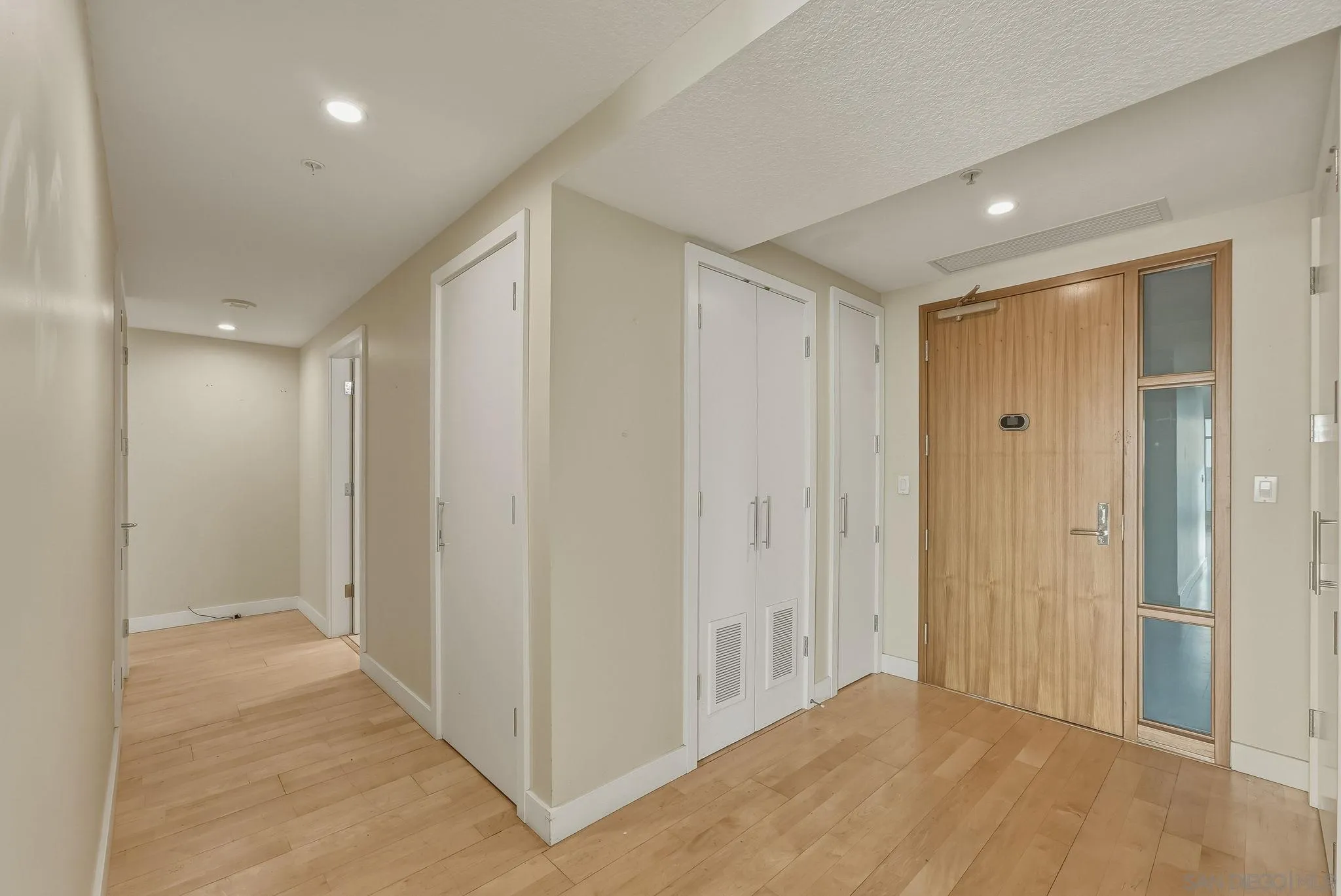 https://cdn.realtyfeed.com/cdn/127/260025226/a195e49e4fecc6fa0a120bec3c0bb1d2.webp