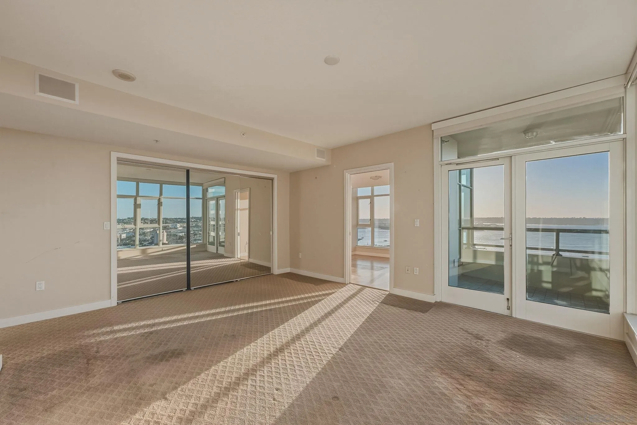 https://cdn.realtyfeed.com/cdn/127/260025226/ce508b941068ce2a3f4e1559ba6ef7dc.webp