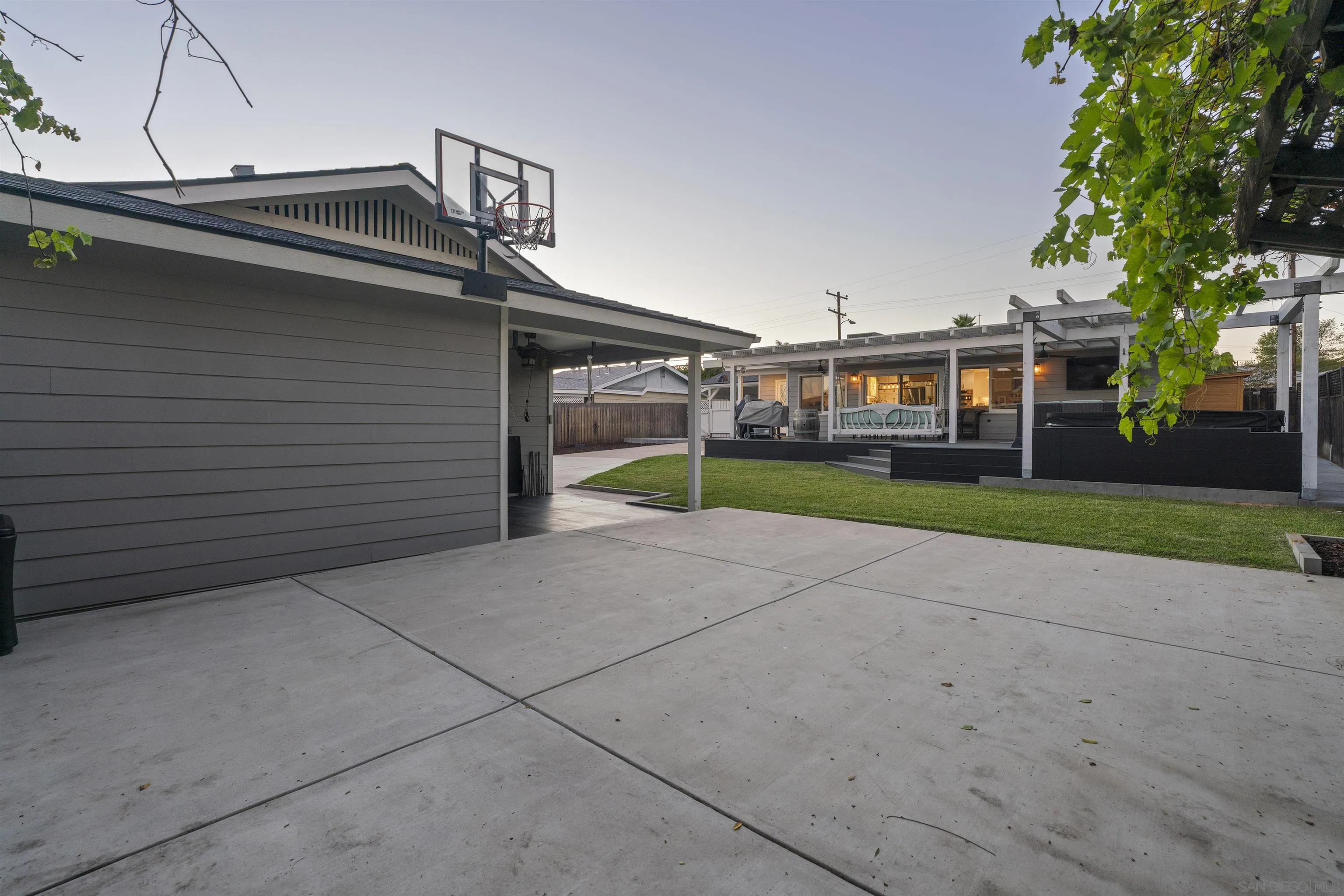2499 Chatham St, El Cajon, CA 92020