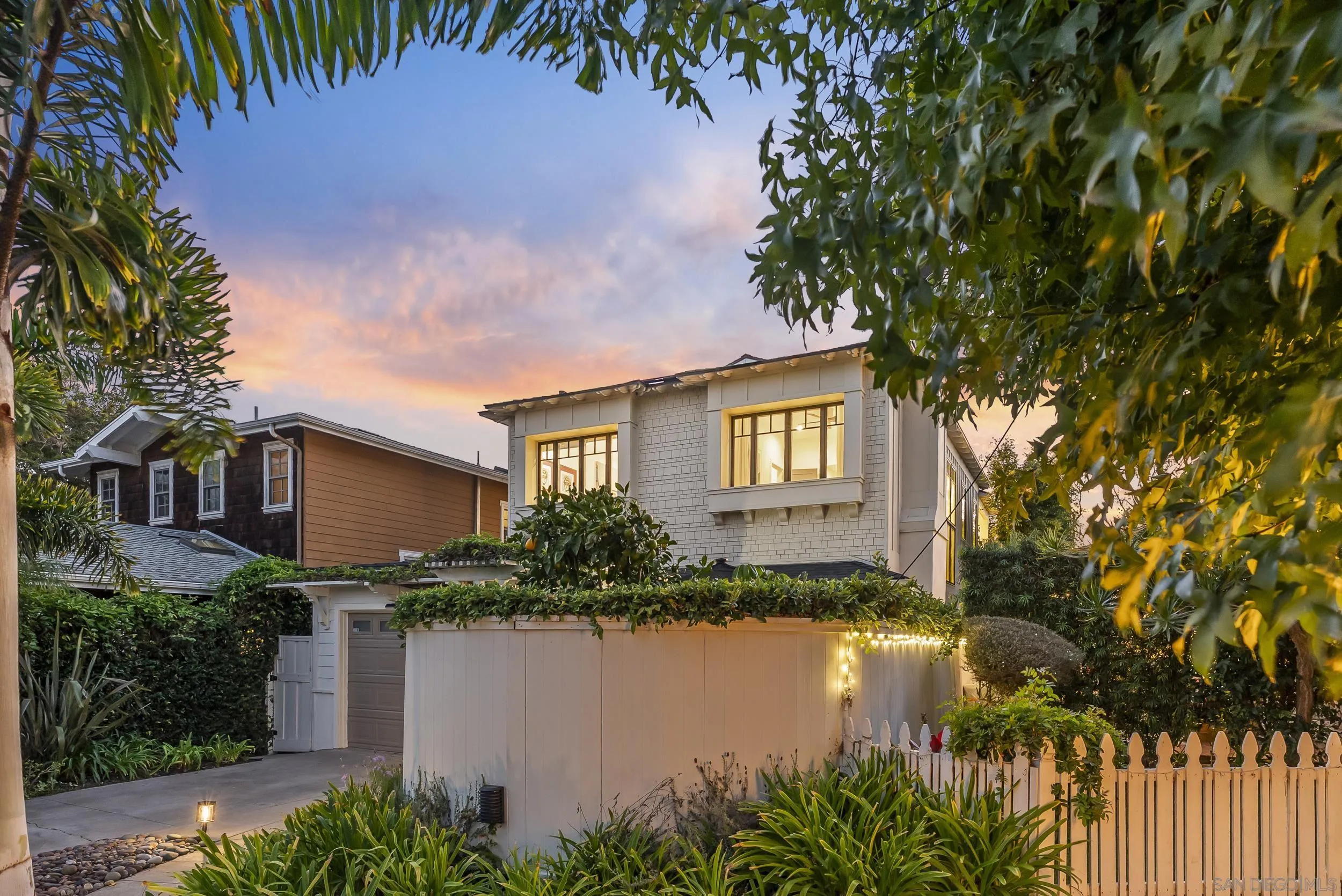 https://cdn.realtyfeed.com/cdn/127/260025233/729d2f3be3fa50e8be4ea4c802c05629.webp