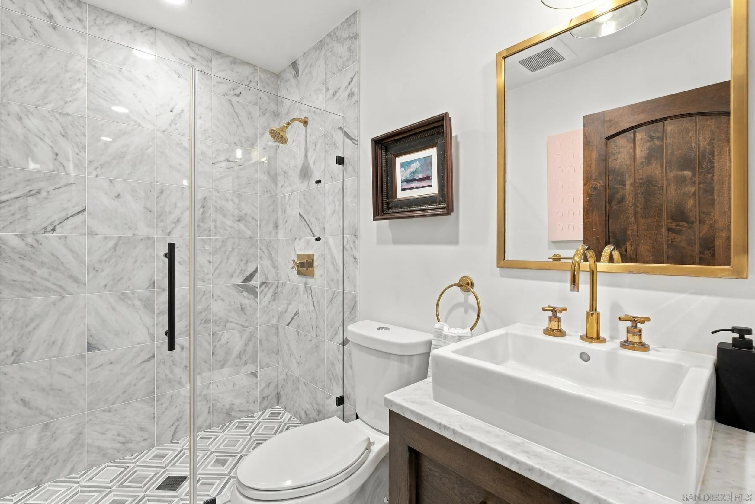 https://cdn.realtyfeed.com/cdn/127/260025233/819d50fd92354d2cba1ce263cfb4549d.webp