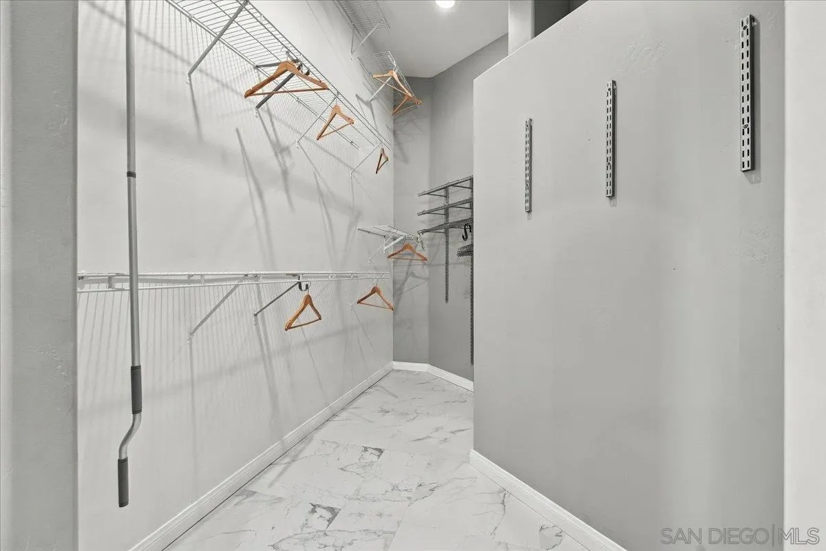 https://cdn.realtyfeed.com/cdn/127/260025235/4b8eb44cc412df71555965ea803413ea.webp