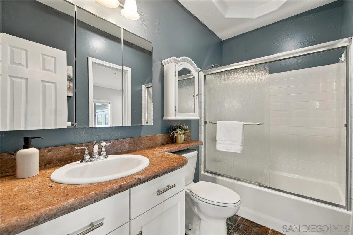 205 Highline Trail, El Cajon, CA 92021