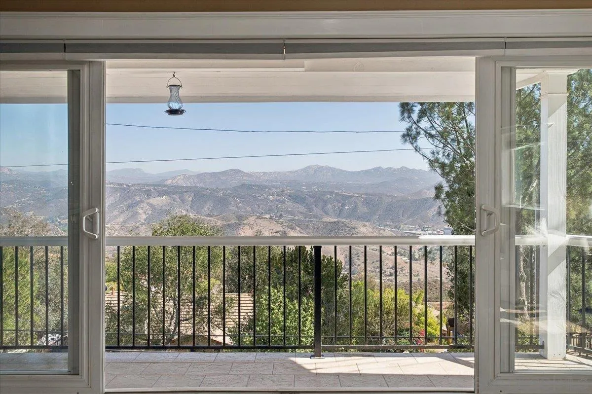https://cdn.realtyfeed.com/cdn/127/260025235/6e4e3fa81e4346df386626042d0f32b4.webp