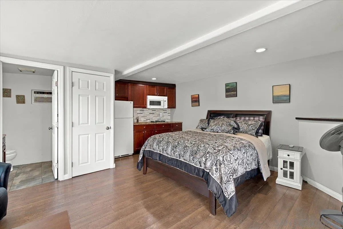 205 Highline Trail, El Cajon, CA 92021
