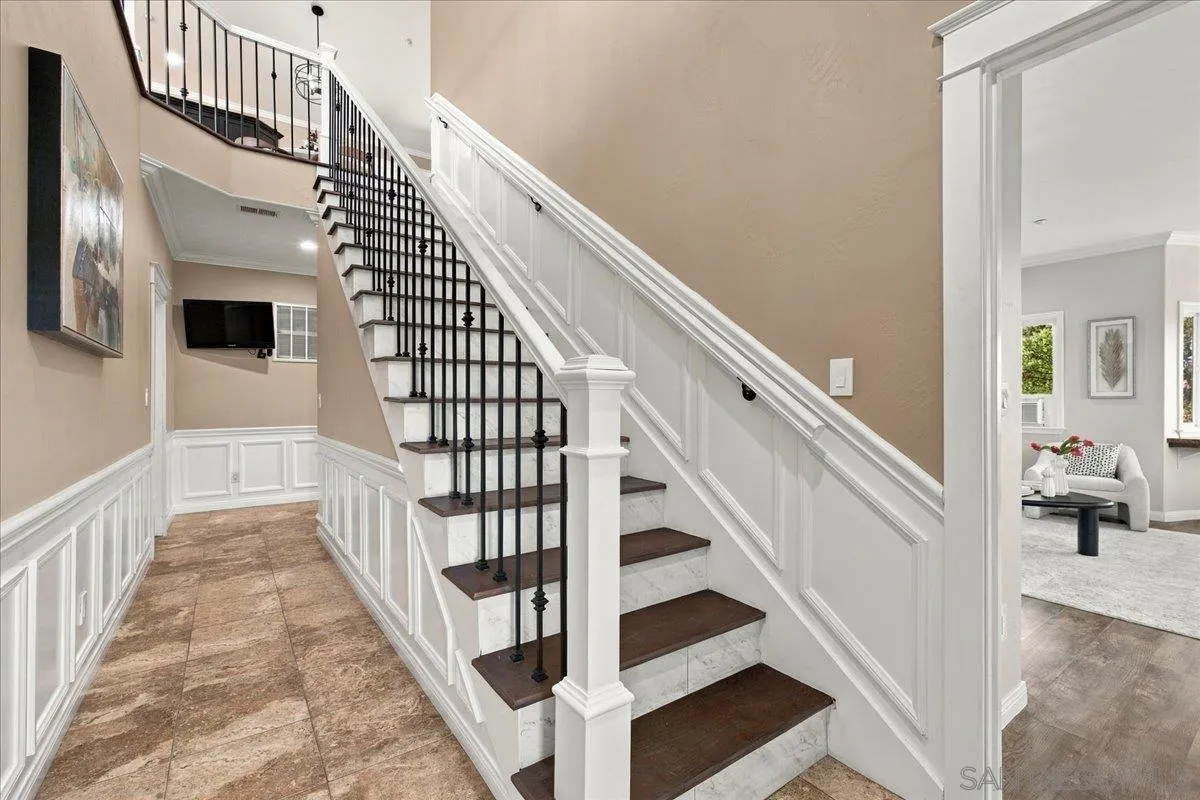 205 Highline Trail, El Cajon, CA 92021