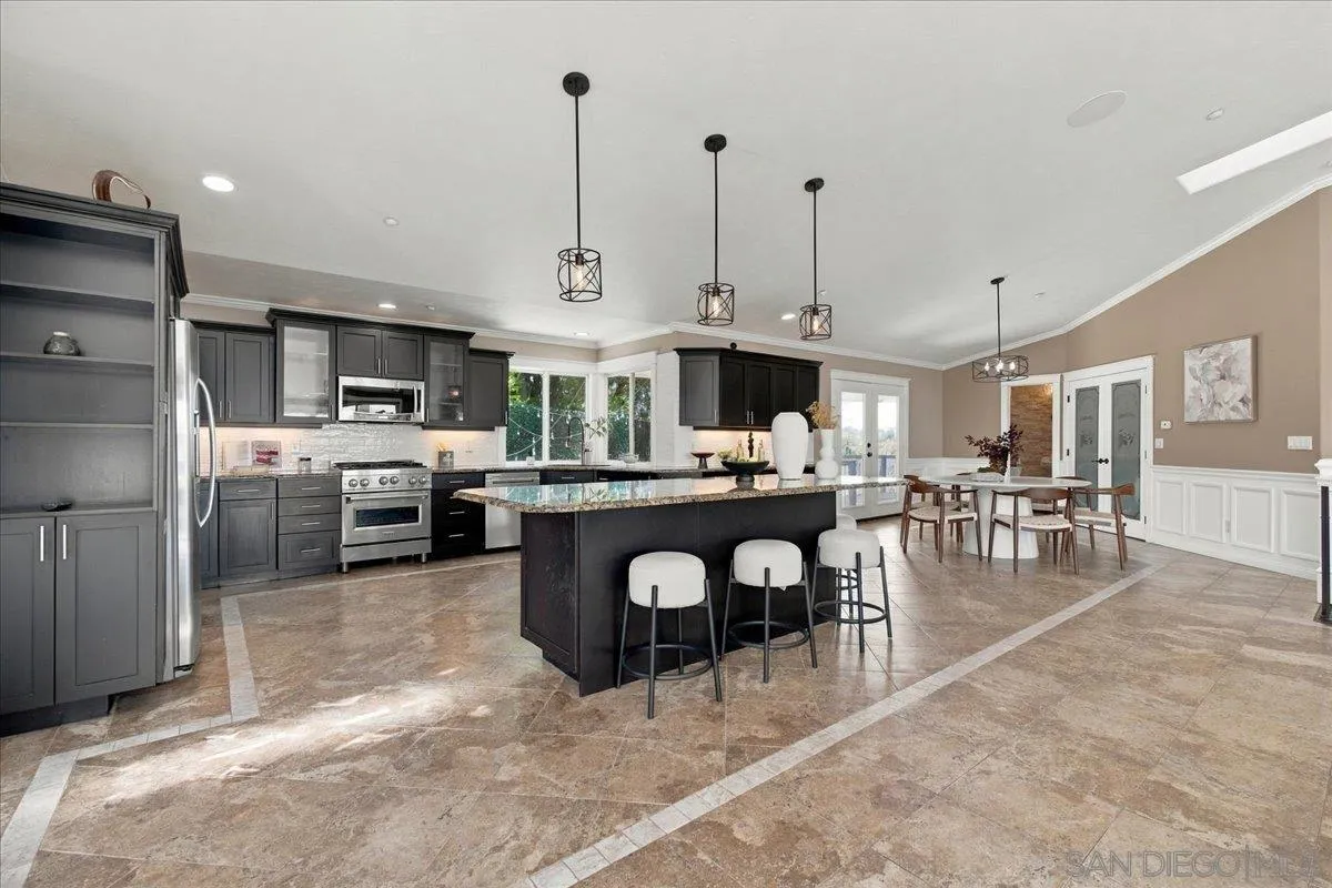 https://cdn.realtyfeed.com/cdn/127/260025235/b9a1ce80aafbe8187eaf24f90fbe4b49.webp