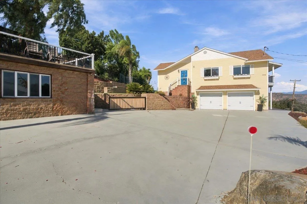 https://cdn.realtyfeed.com/cdn/127/260025235/d6d3ccc7e853ef5e2a866c1d8d72b422.webp