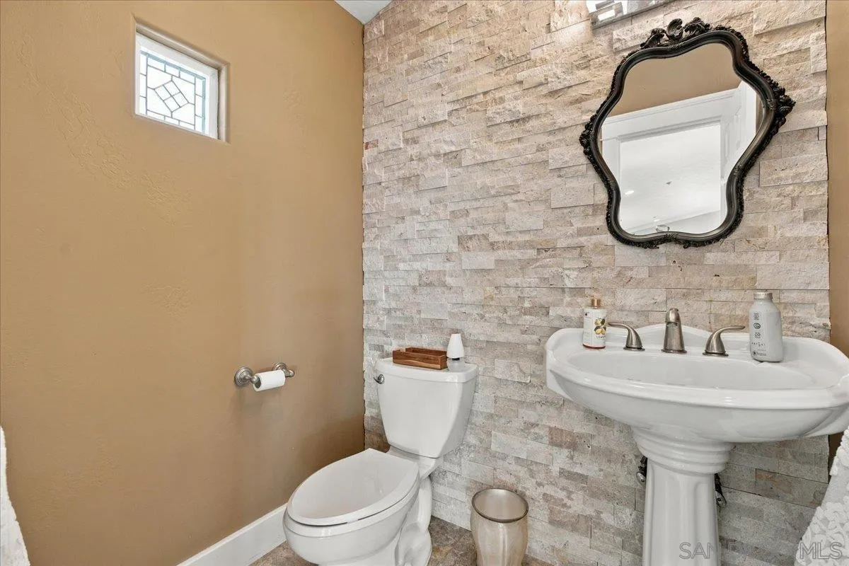 https://cdn.realtyfeed.com/cdn/127/260025235/db3e67df1806dd8841580b4922236d8f.webp