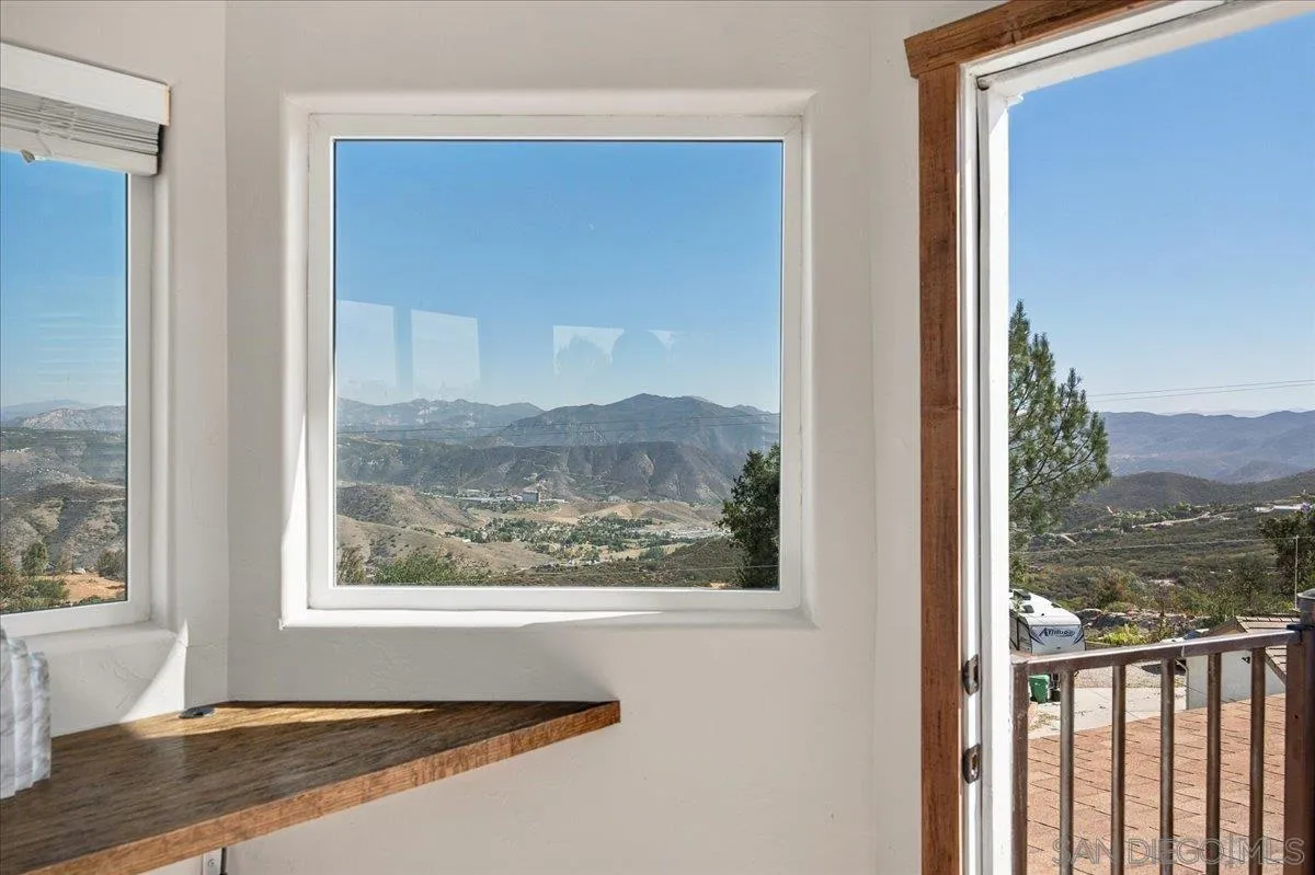https://cdn.realtyfeed.com/cdn/127/260025235/ebeaff5bbfbda0f9c9f9ac690b691497.webp