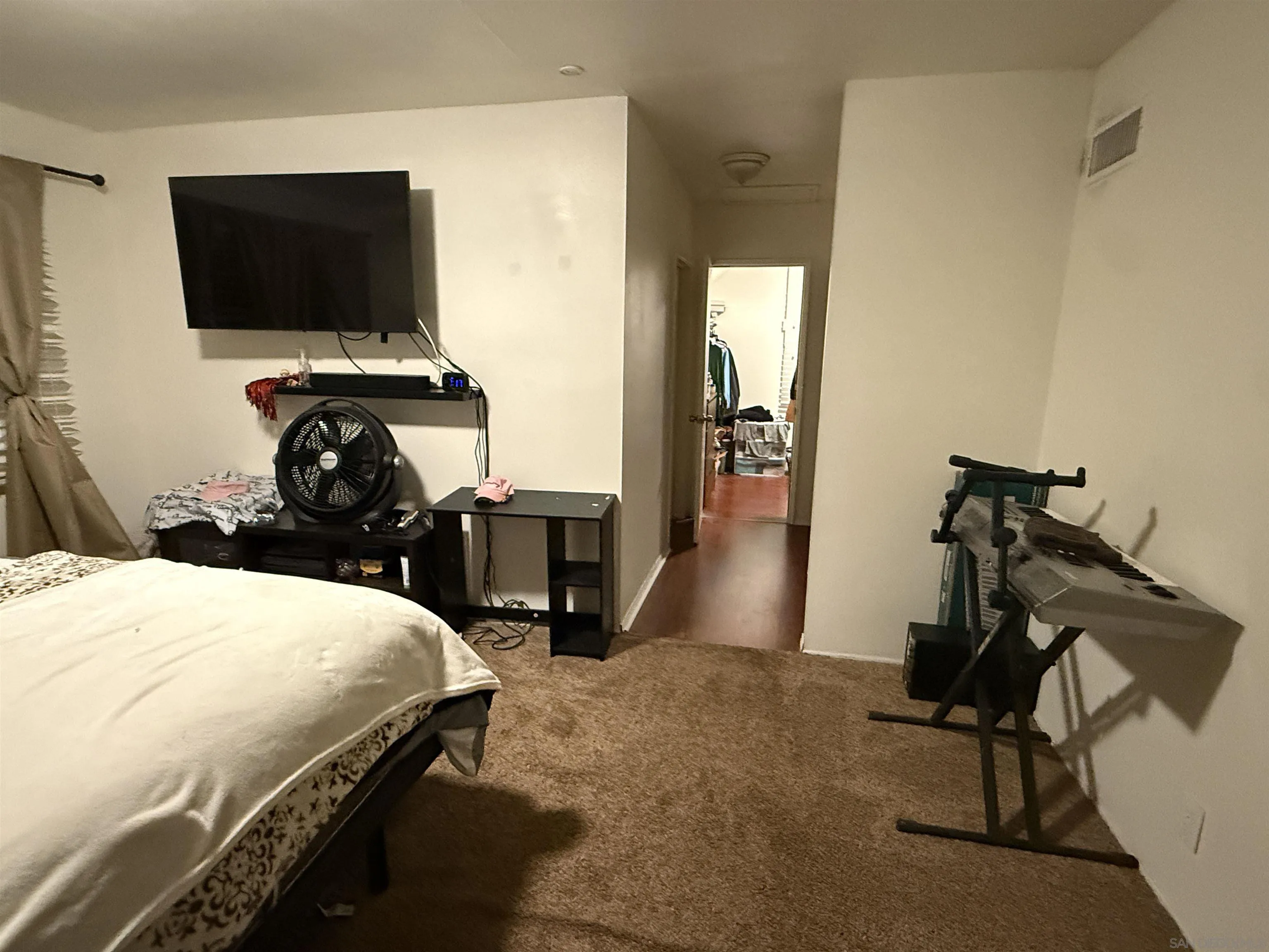 https://cdn.realtyfeed.com/cdn/127/260025236/08dc7d5af262adf71fe543d1e63f0232.webp