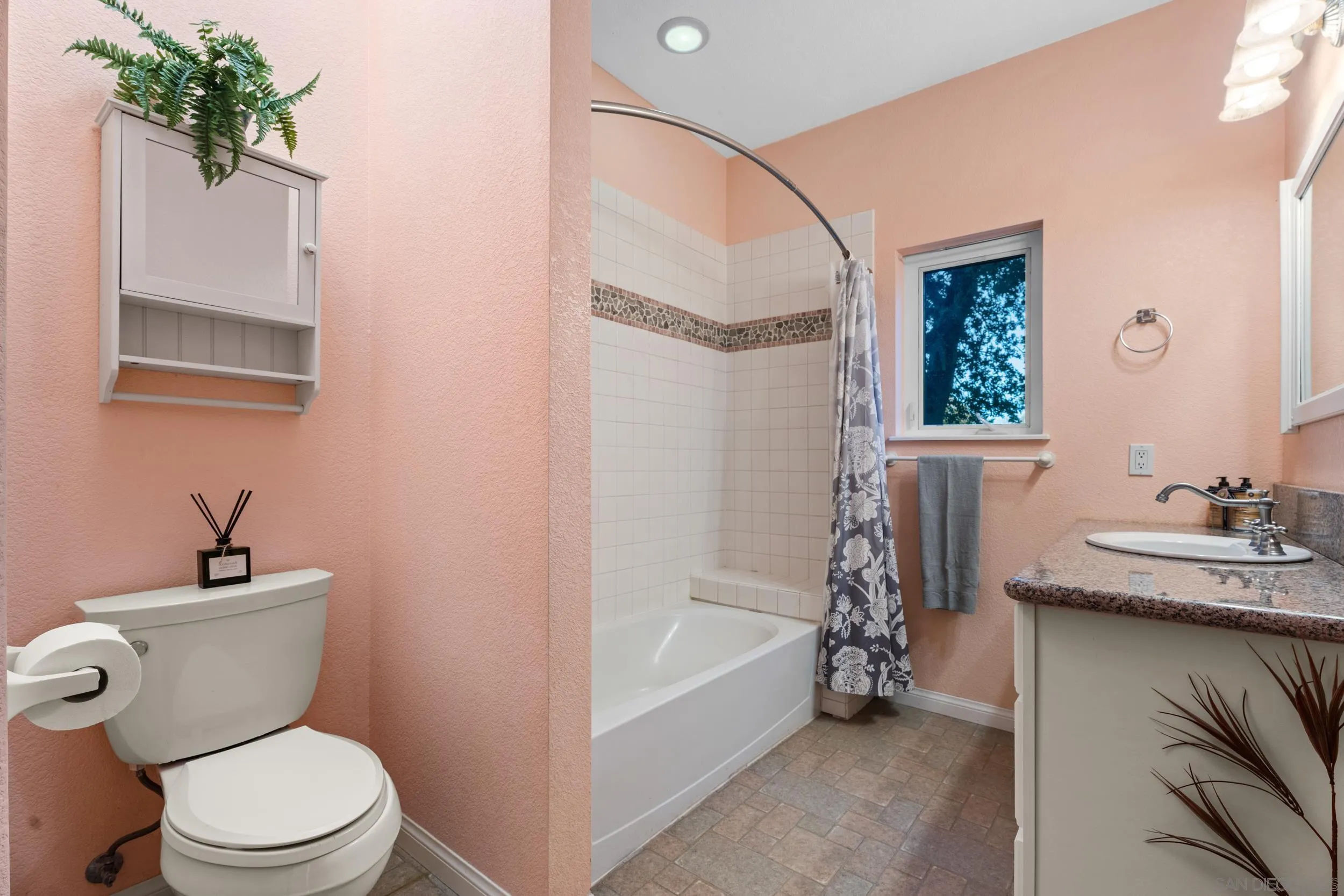 https://cdn.realtyfeed.com/cdn/127/260025238/e1091aeab87018422c1a2ae0826d1374.webp