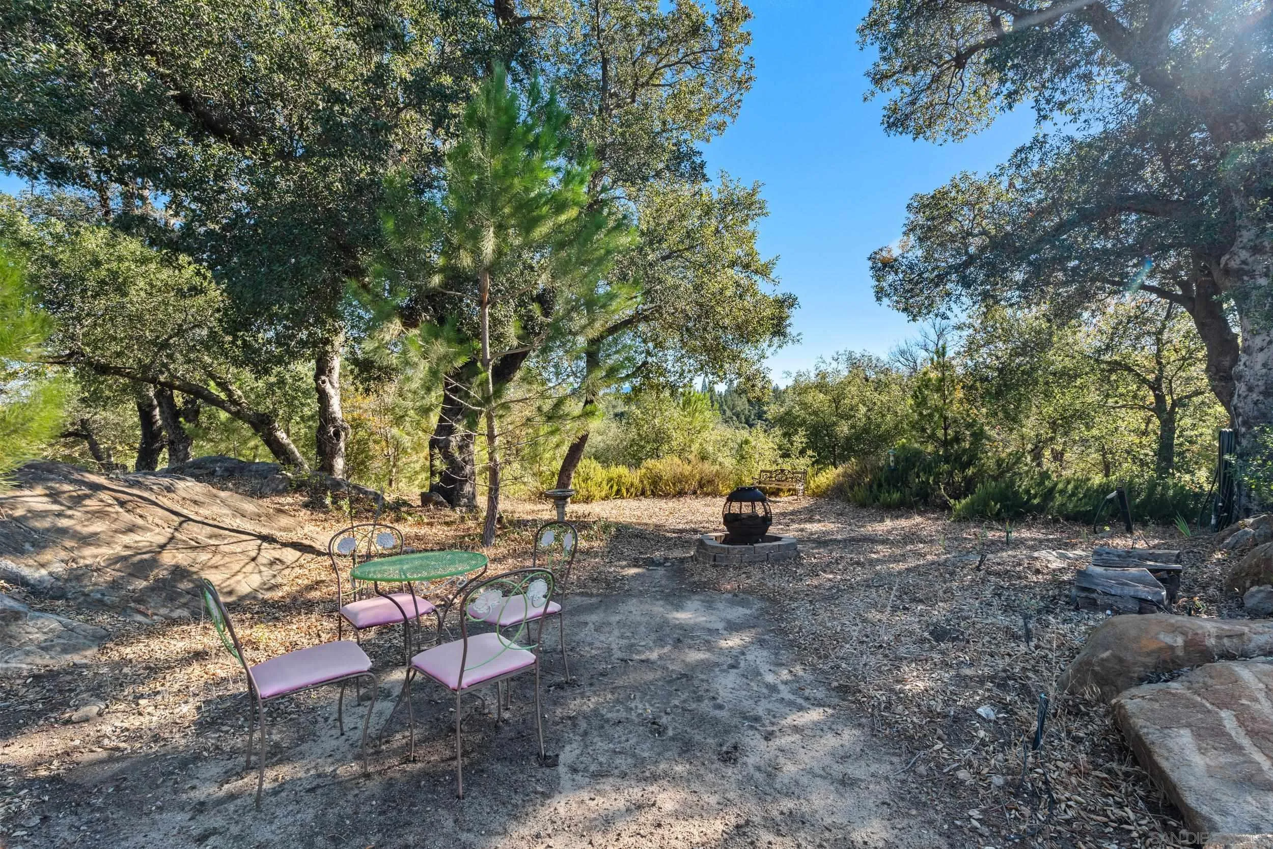 https://cdn.realtyfeed.com/cdn/127/260025238/eb6d87d9eaf0d176e8191868f07d6037.webp
