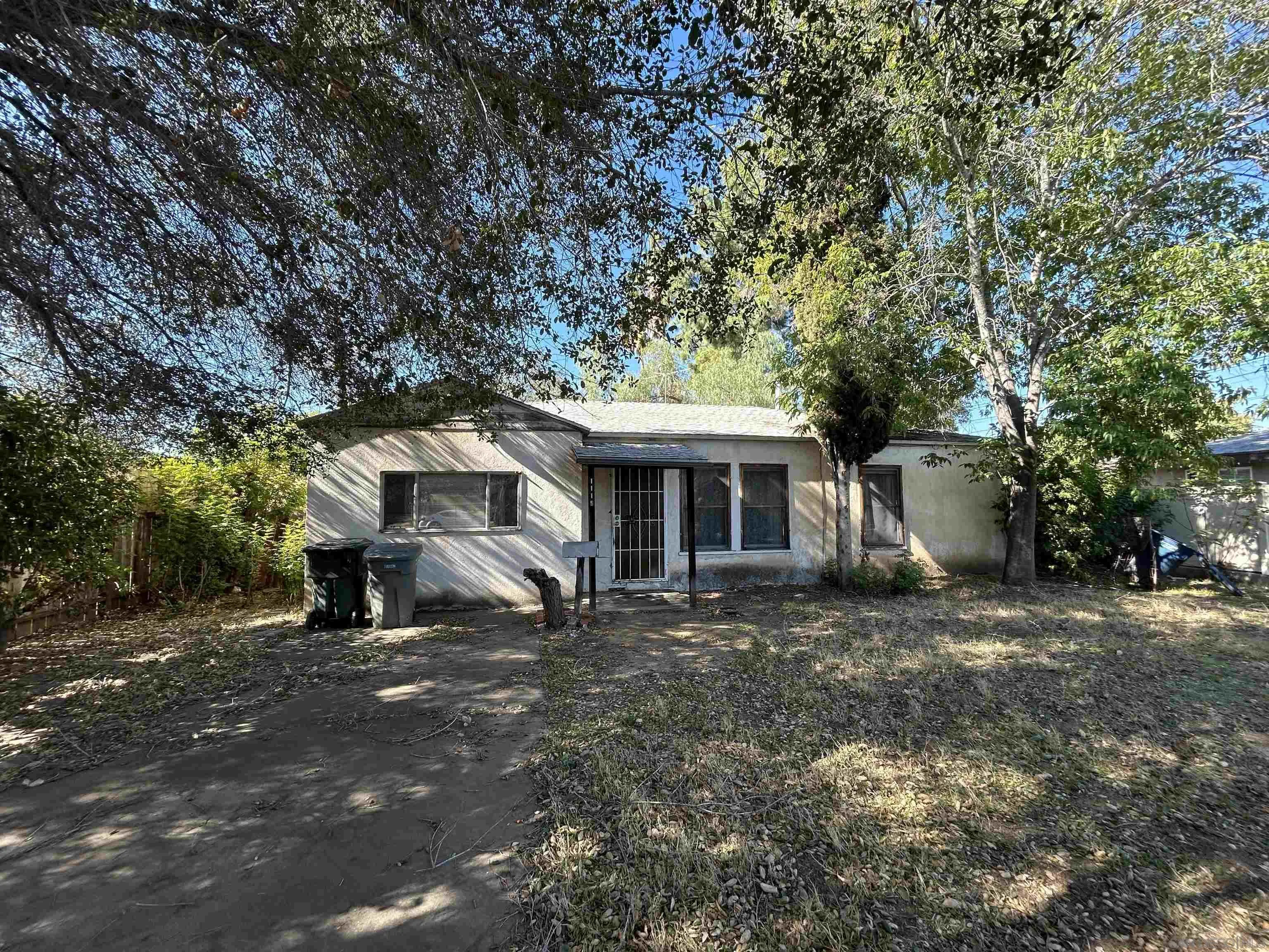 1119 S Juniper