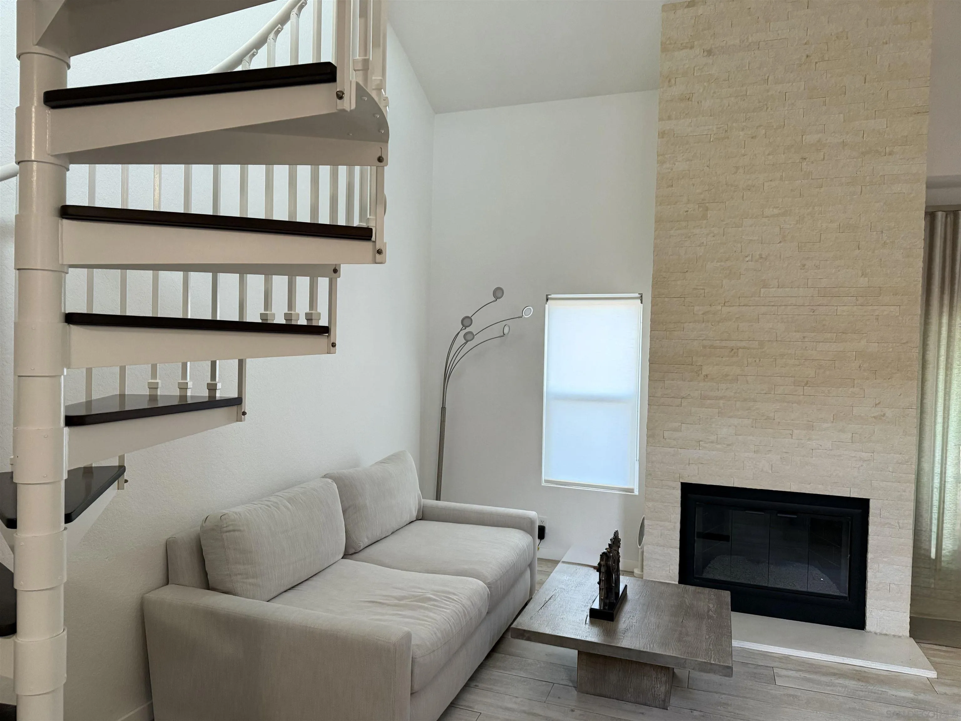 https://cdn.realtyfeed.com/cdn/127/260025241/0bb714b8f9367ceb28f86c9238c28515.webp