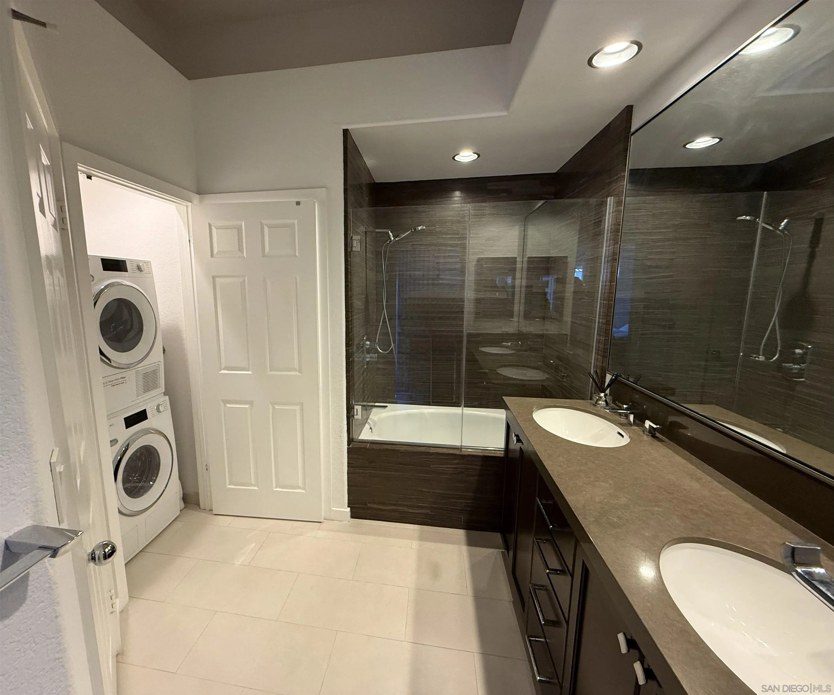 https://cdn.realtyfeed.com/cdn/127/260025241/4d757fd305b5f4df90cedb5cab35aad8.webp