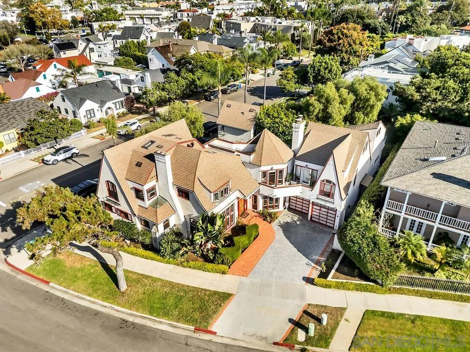 https://cdn.realtyfeed.com/cdn/127/260025242/6c7566867f6c04c73c69fccfe3c9d70c.webp
