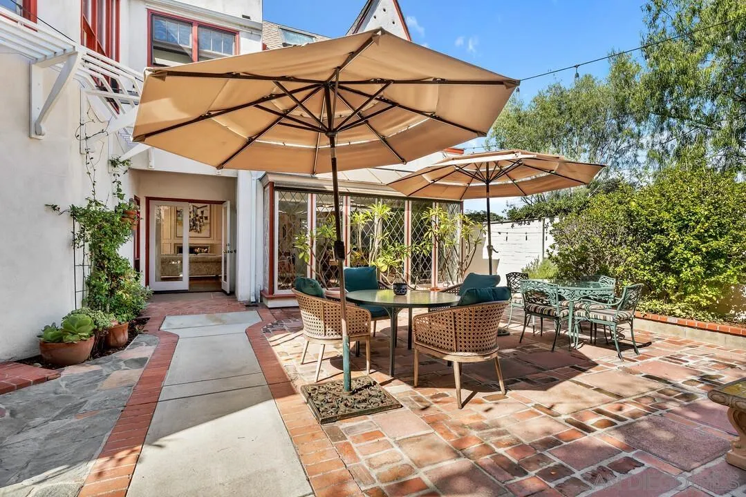 https://cdn.realtyfeed.com/cdn/127/260025242/9b2f37e3bb3a55c693b92b3b0b31fea2.webp