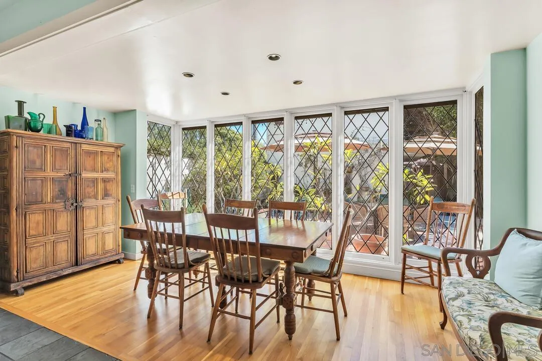 https://cdn.realtyfeed.com/cdn/127/260025242/bdb9ee7845d267980e2fdabc13bf42e4.webp