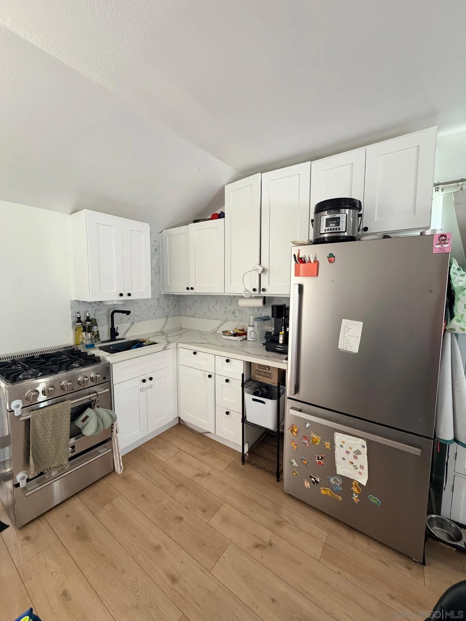 https://cdn.realtyfeed.com/cdn/127/260025249/2da207ae6f85edfbfa54cb87acb6cfe2.webp