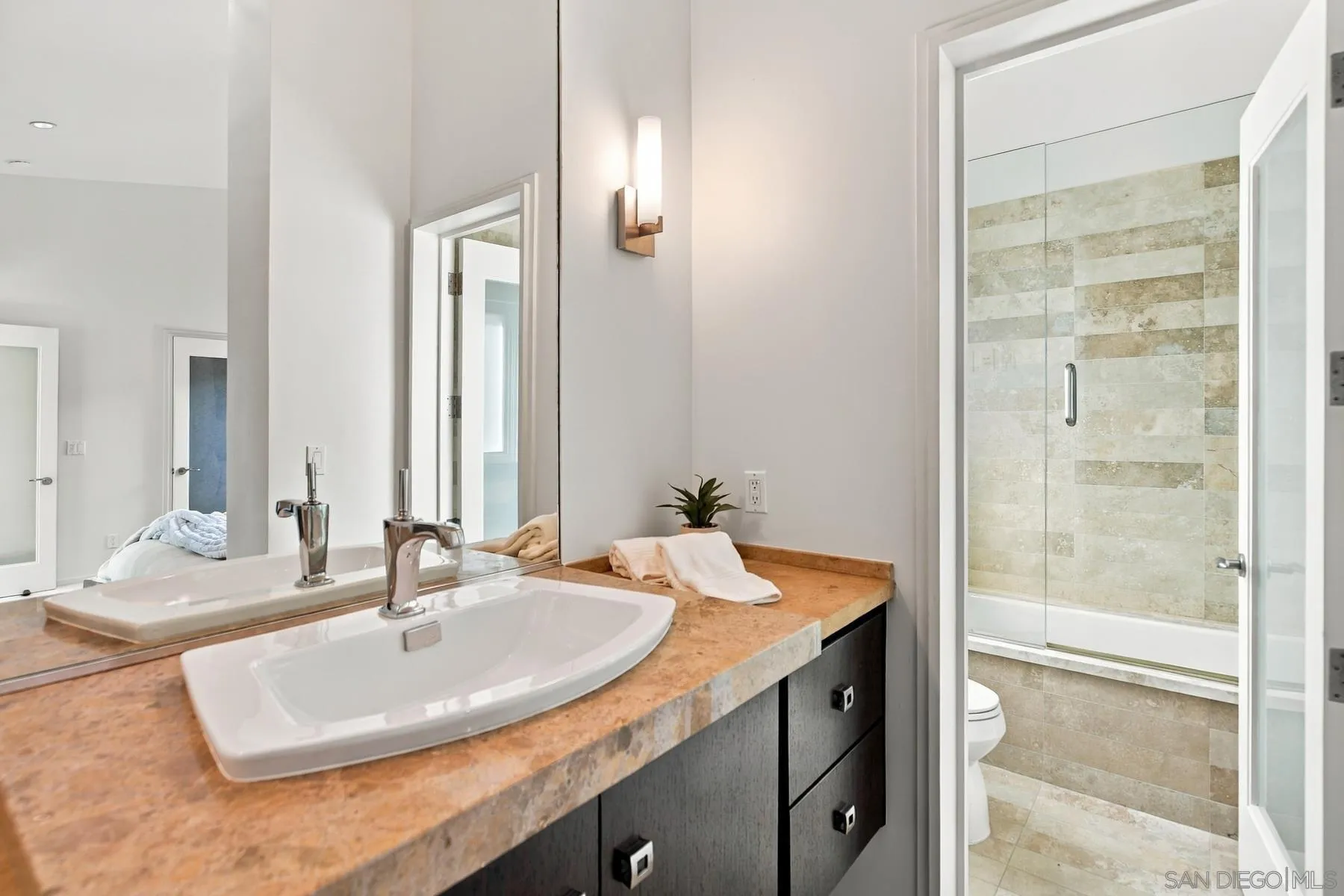 https://cdn.realtyfeed.com/cdn/127/260025255/6cc71b8e475eab05094dc48ac4fe633e.webp