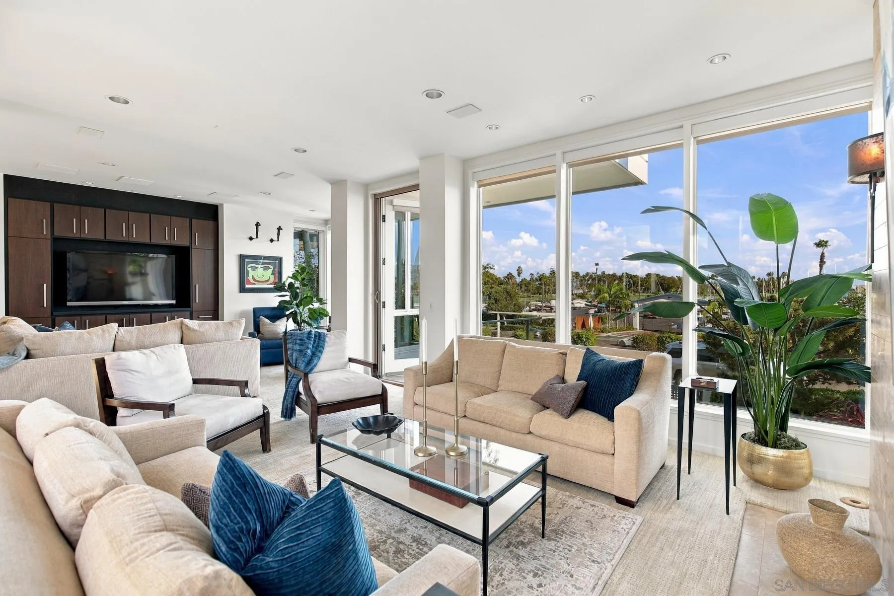 https://cdn.realtyfeed.com/cdn/127/260025255/6e75b343b6b3b9ce1508533a5fc96e95.webp