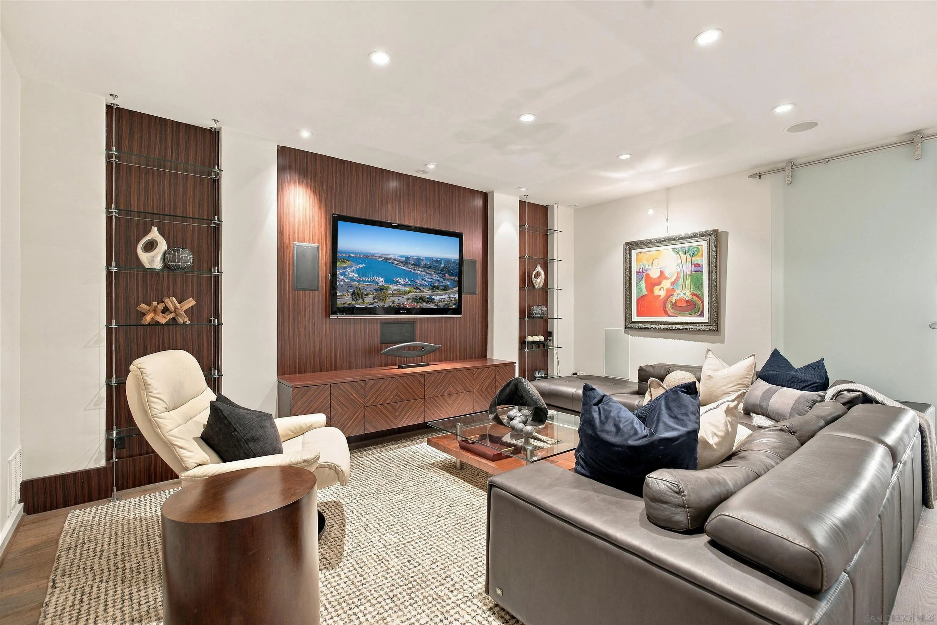 https://cdn.realtyfeed.com/cdn/127/260025255/707e9e92a35a48a60d8324b5cdf9ae80.webp
