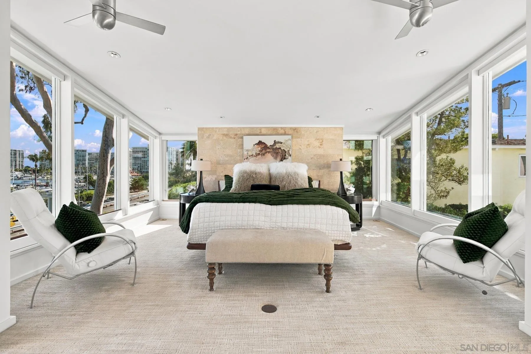 https://cdn.realtyfeed.com/cdn/127/260025255/e9467b2e0a8b92a18126c470d3e0dc1f.webp