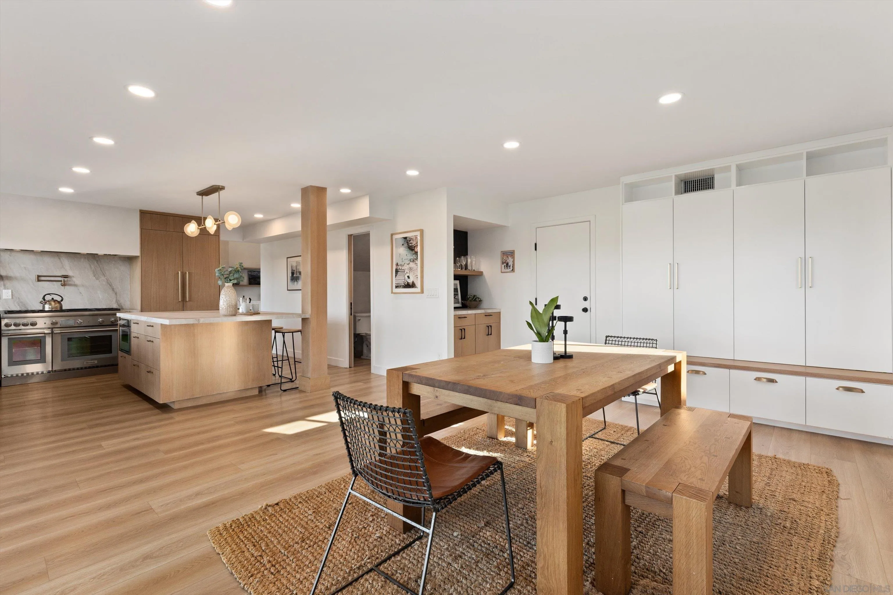https://cdn.realtyfeed.com/cdn/127/260025256/1c89c3889c5be19f141f520f9a80c4e3.webp