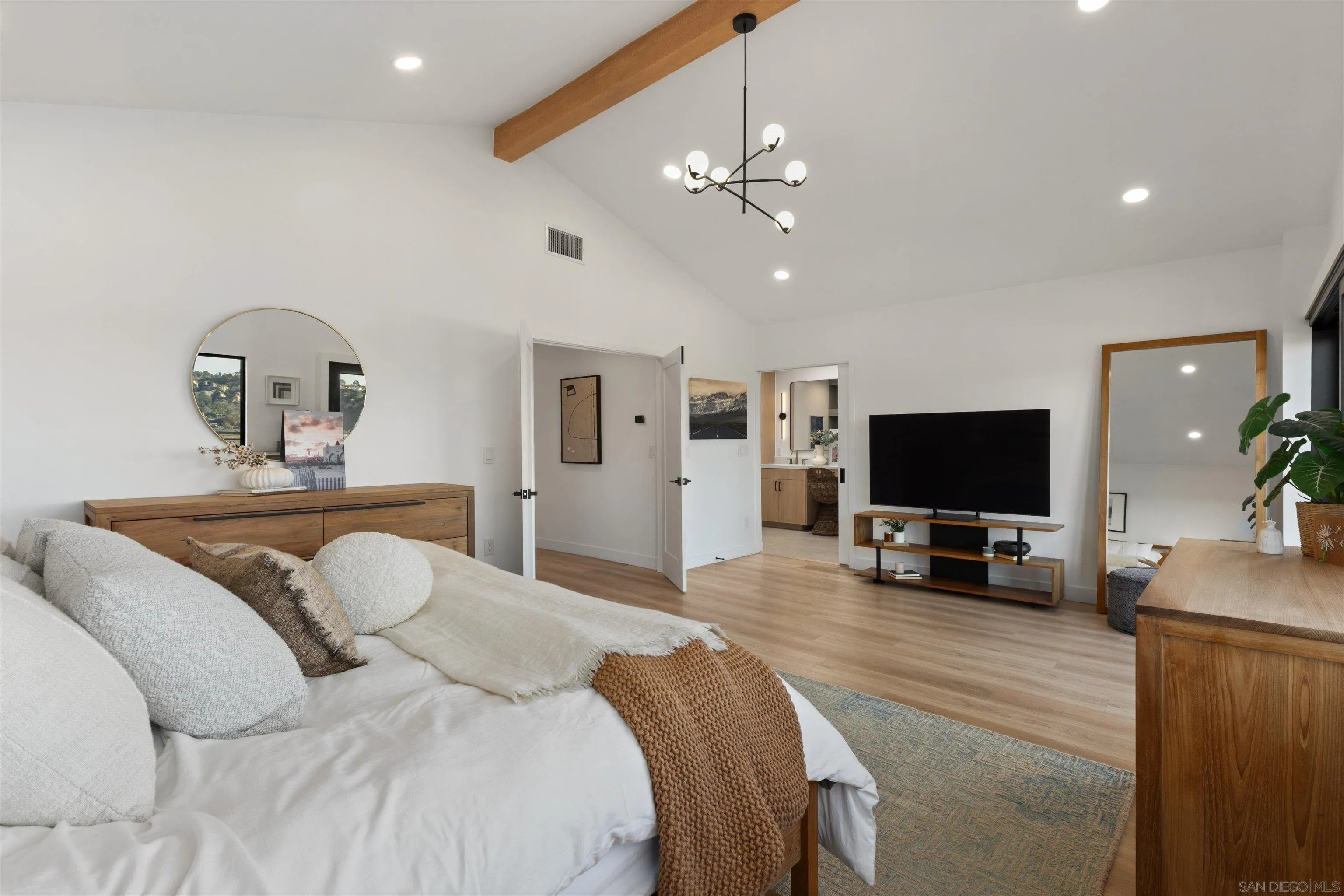 https://cdn.realtyfeed.com/cdn/127/260025256/2742c837728036cfc6381f12926ffe2a.webp
