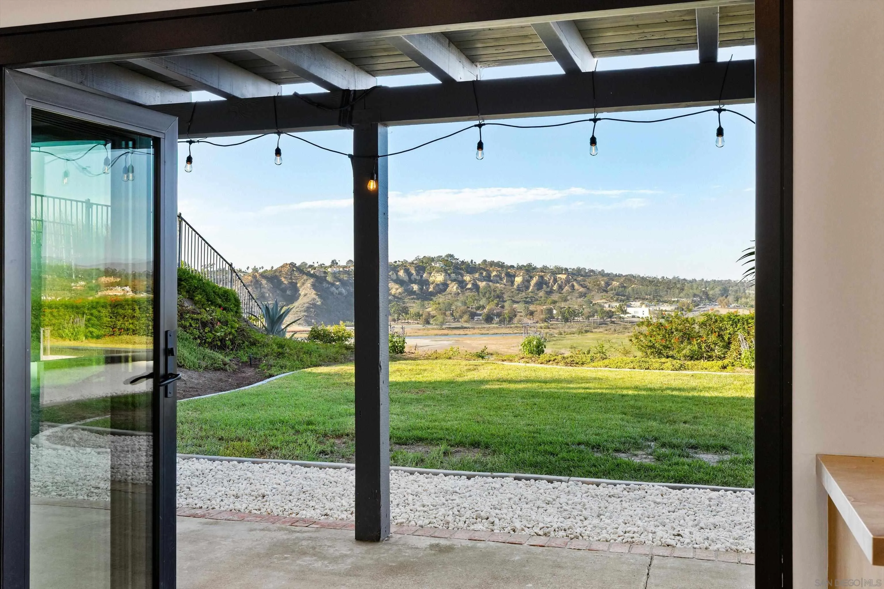 https://cdn.realtyfeed.com/cdn/127/260025256/33032a023f068993e5a8b18587bcf4de.webp