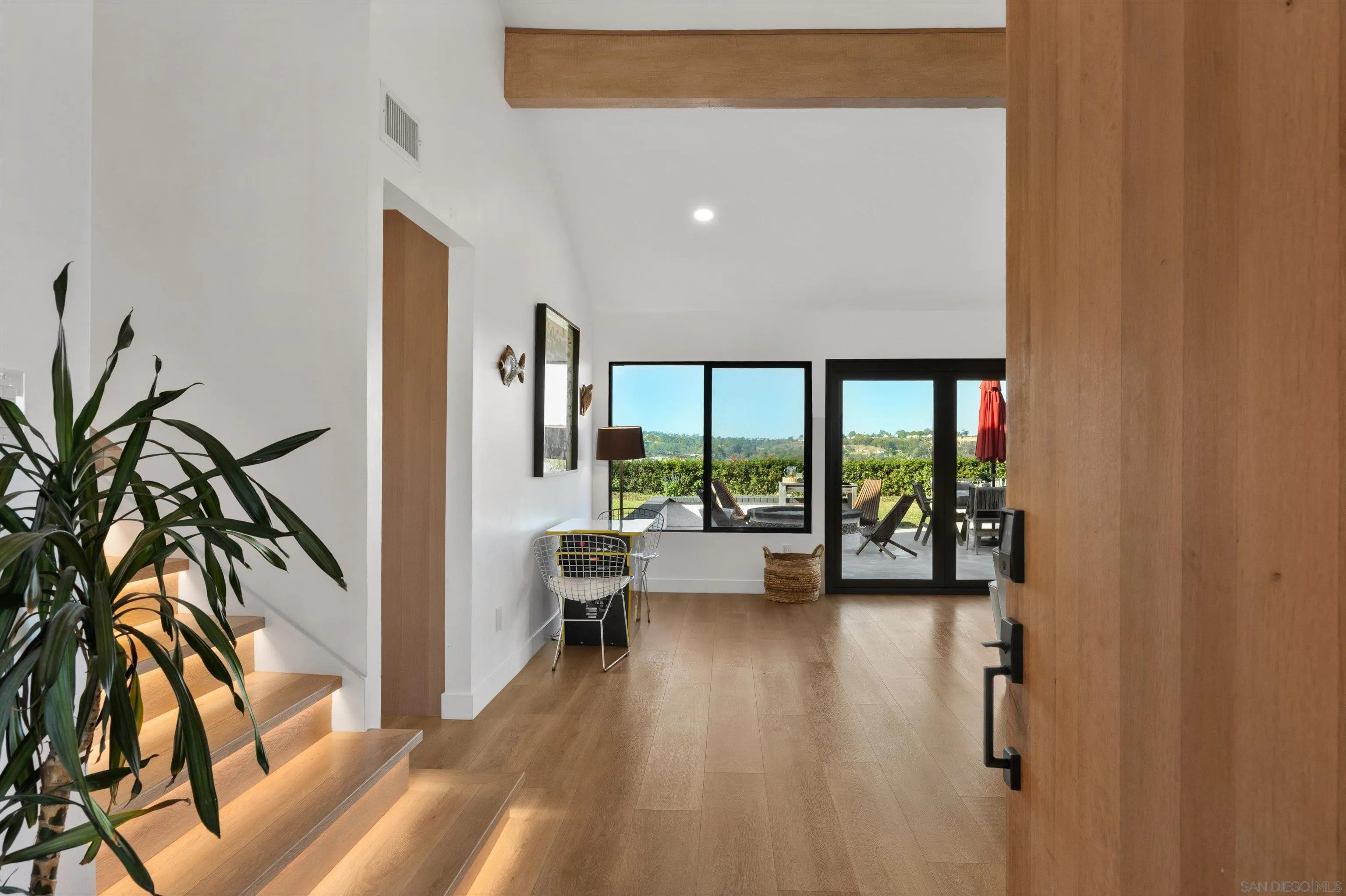 https://cdn.realtyfeed.com/cdn/127/260025256/9eabe055a57fd65a139d730a3593f854.webp