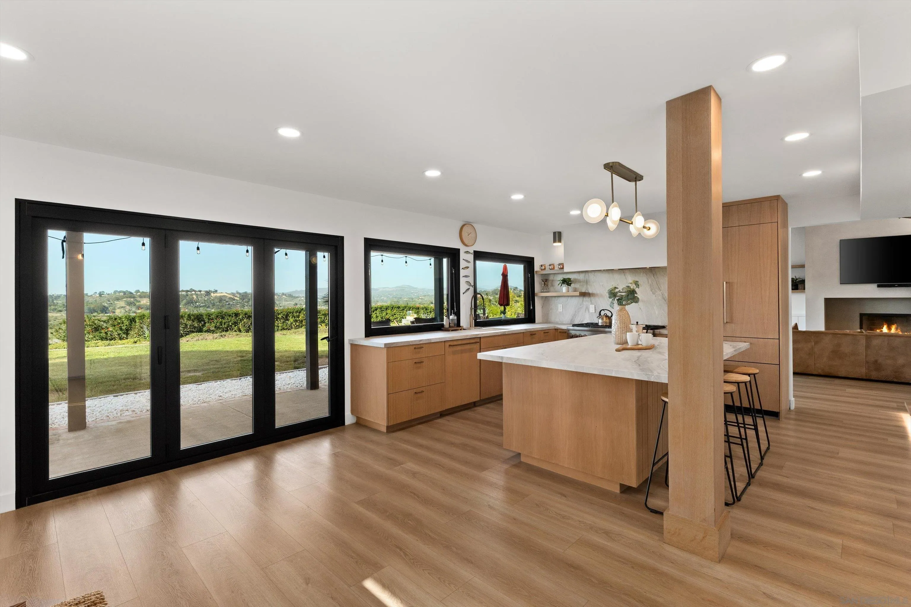 https://cdn.realtyfeed.com/cdn/127/260025256/b30befa19855961a37b6e4716b283c98.webp