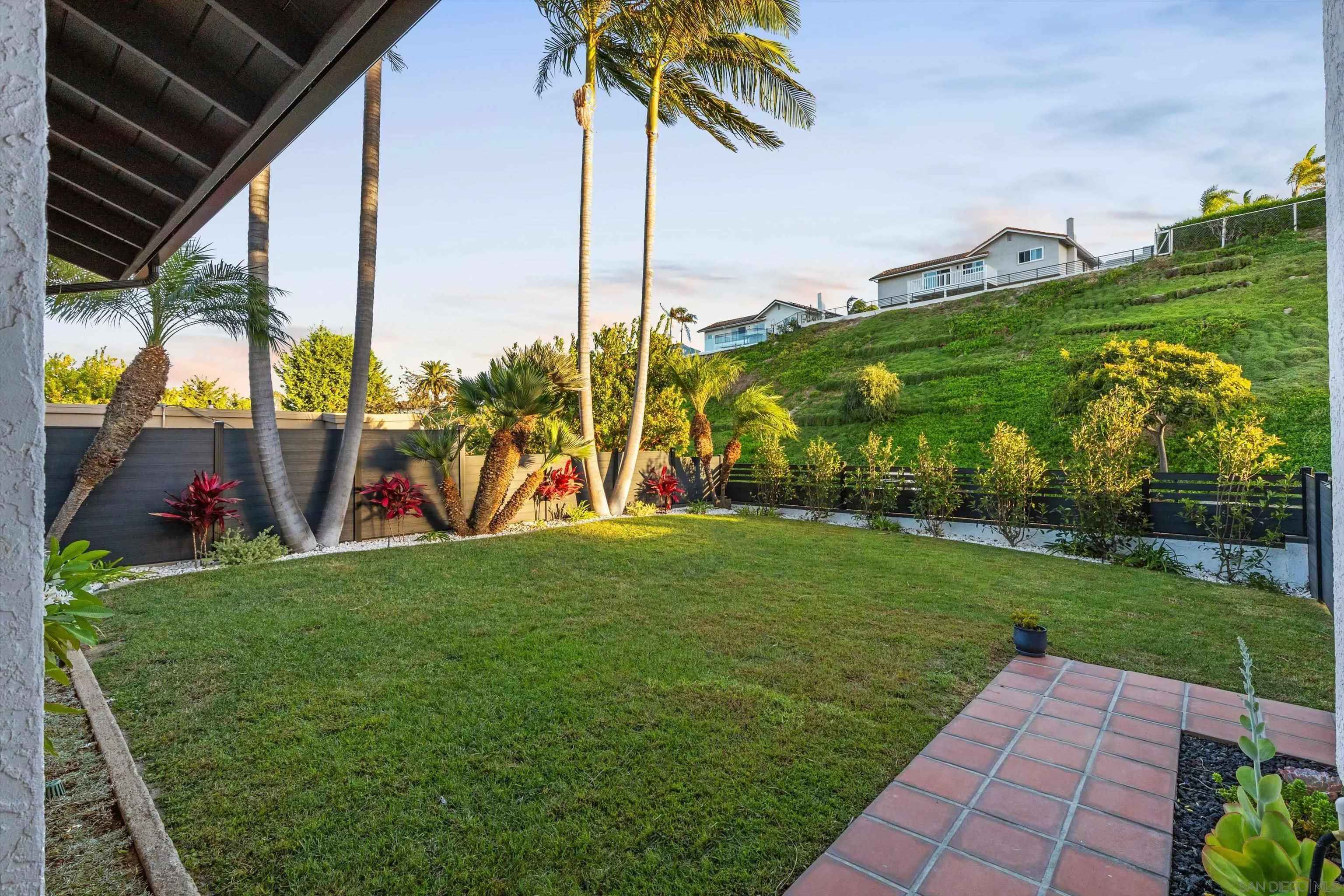 https://cdn.realtyfeed.com/cdn/127/260025256/db8f3b556009511558a420cc6bed57b2.webp