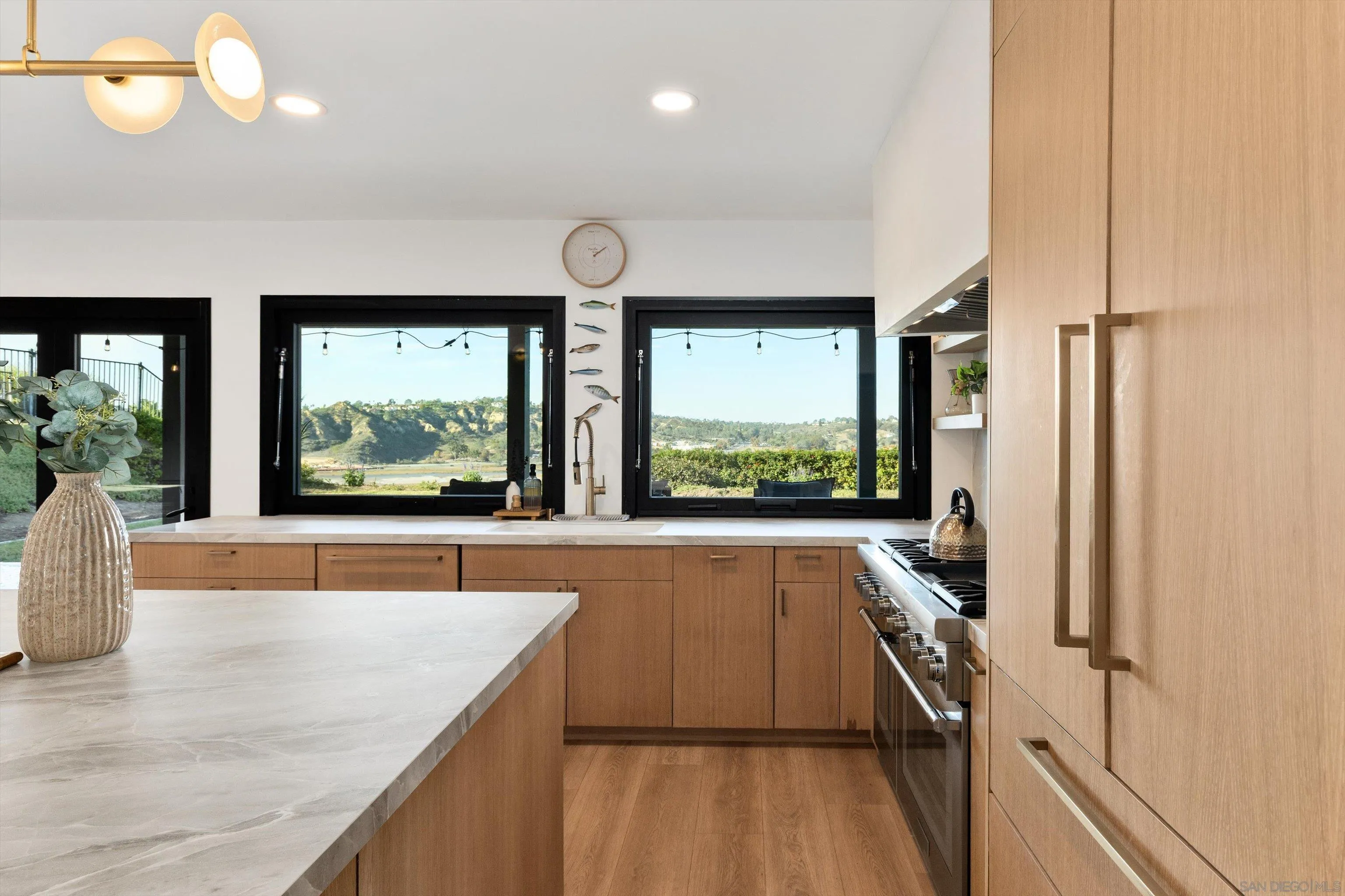 https://cdn.realtyfeed.com/cdn/127/260025256/e8d79176f13449f0f575a67e00326202.webp