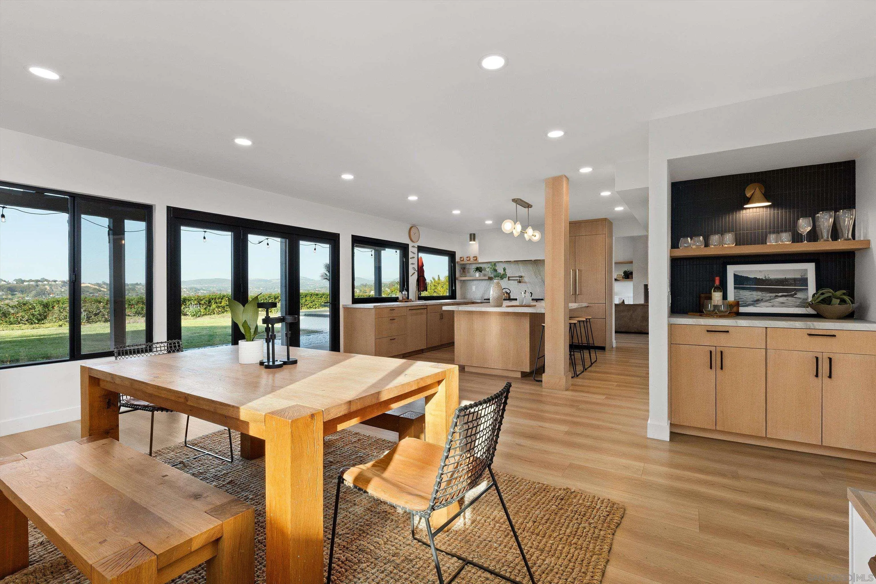 https://cdn.realtyfeed.com/cdn/127/260025256/f065fa9dbc6a442e5910bbb69ee54610.webp