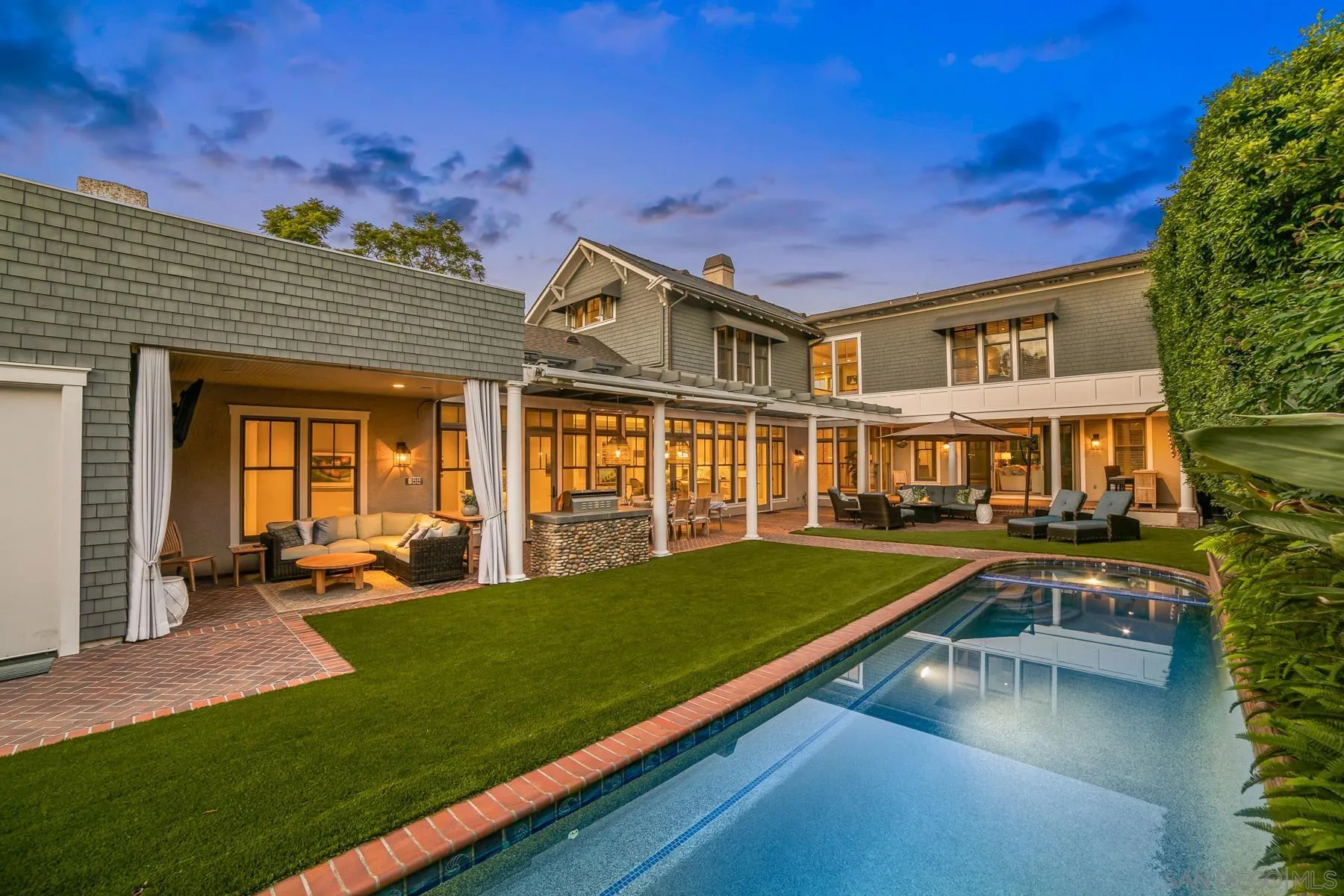 https://cdn.realtyfeed.com/cdn/127/260025265/dced8b1d3a84b10ed0152f408b279a17.webp