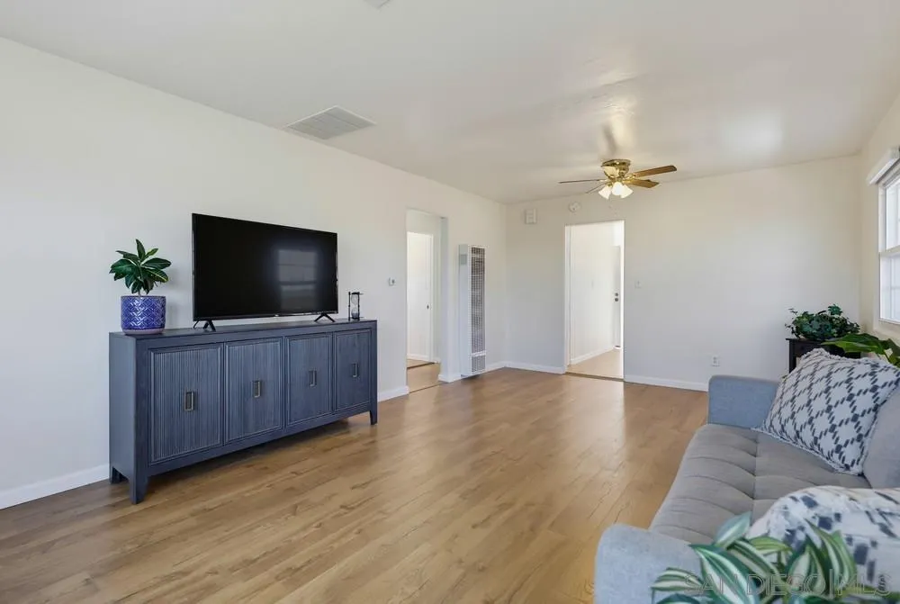 https://cdn.realtyfeed.com/cdn/127/260025267/d0e27cbd65ef7e0f8b4ba1513458a7a7.webp